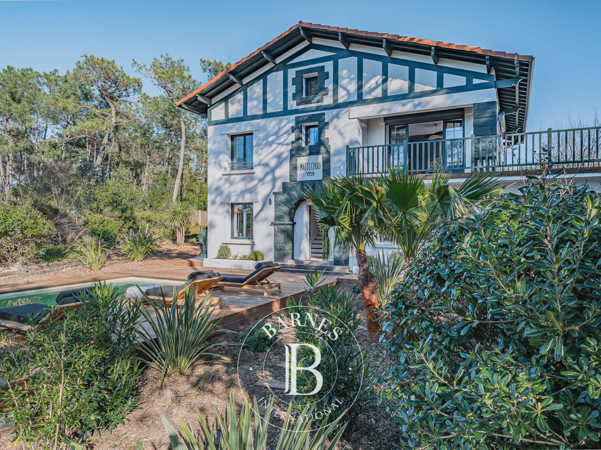 VILLA FAMILIALE AVEC 5 CHAMBRES, DANS LE CENTRE DU CAP FERRET - PROCHE OCÉAN - picture 1
