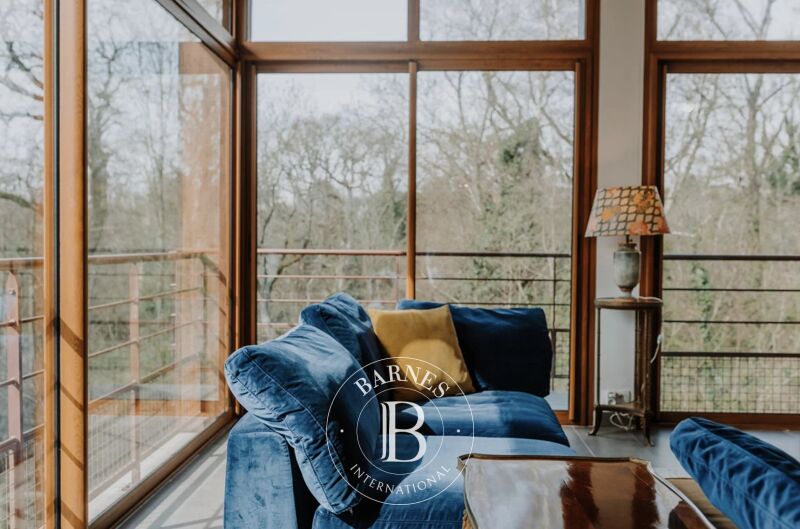 NEAR DEAUVILLE - 4-bedroom VILLA - INDOOR POOL - SAUNA - TENNIS - GARDEN