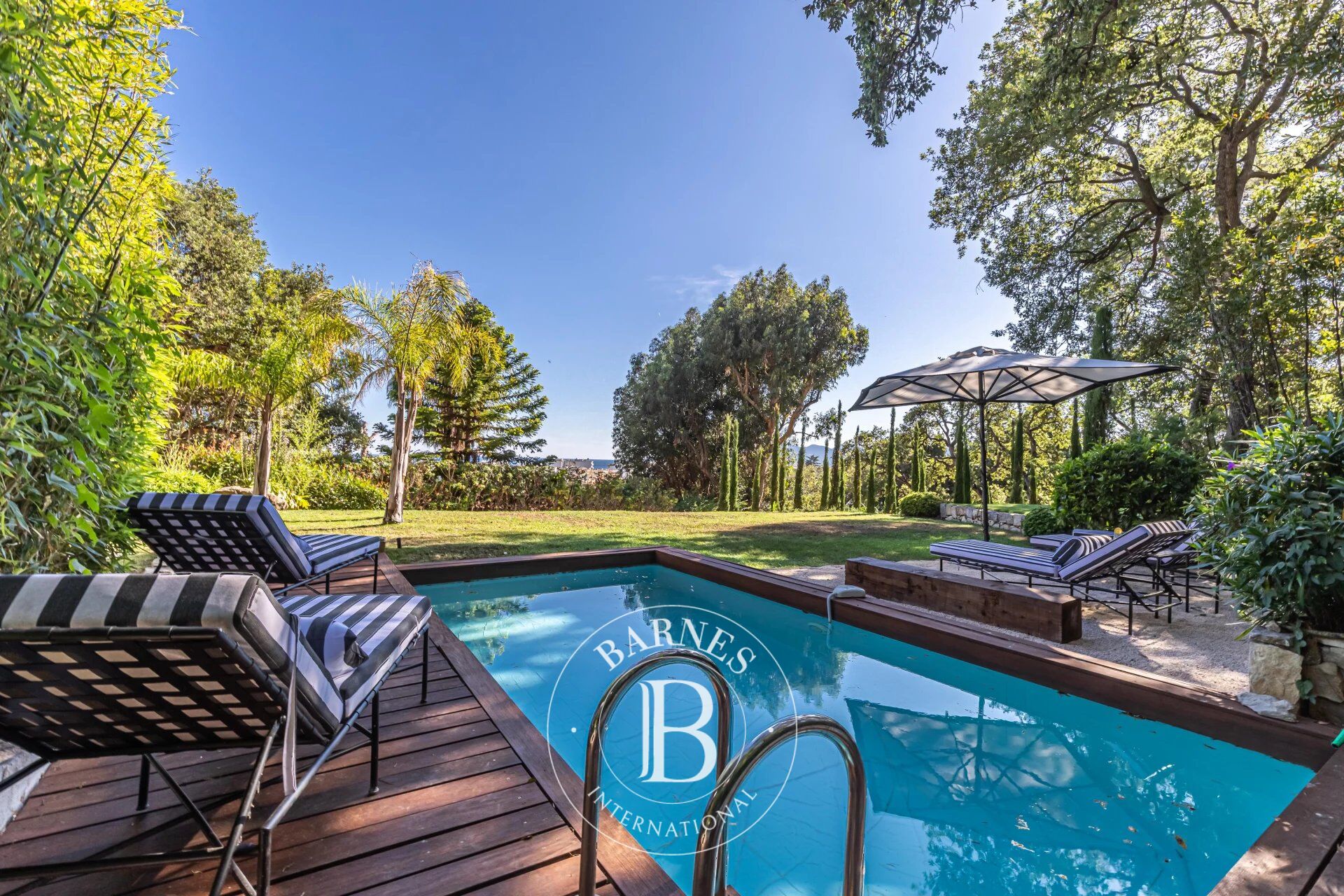 CANNES CITY CENTER - VILLA AT WALKING DISTANCE TO AMENITIES - 3 BEDROOMS - picture 2