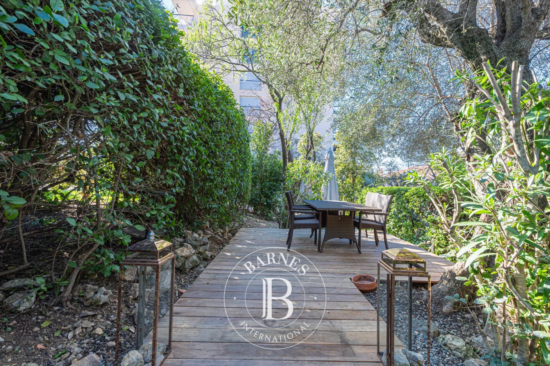 CANNES CITY CENTRE - APARTMENT WITH GARDEN - 2 BEDROOMS - picture 1