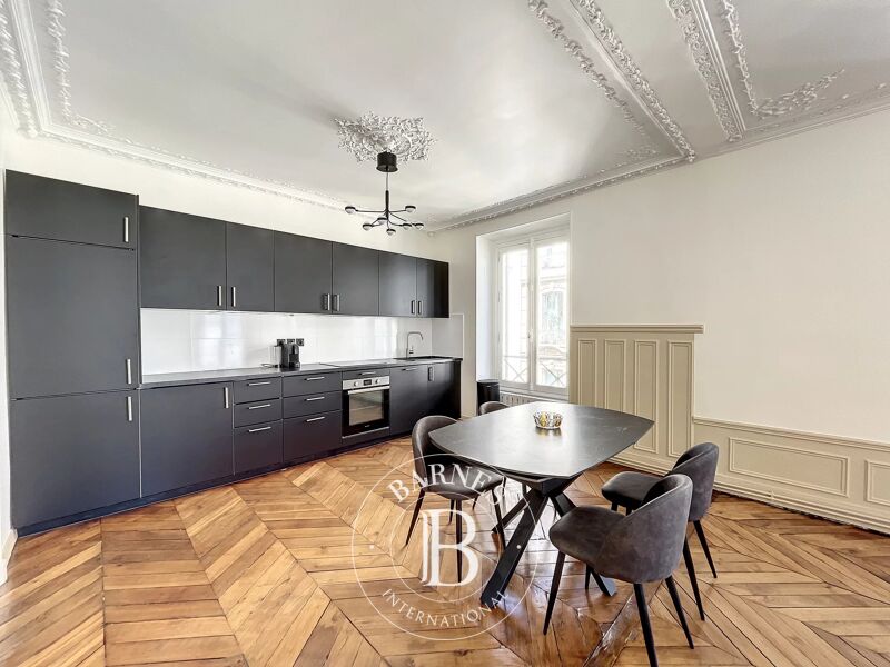À louer Appartement | Paris 8ème - picture 2