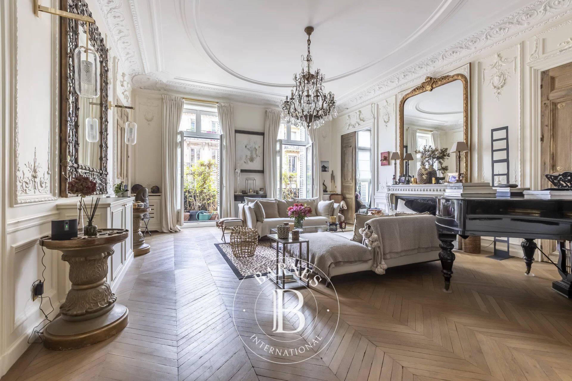 - Rue de Rennes - fully renovated apartment - picture 3