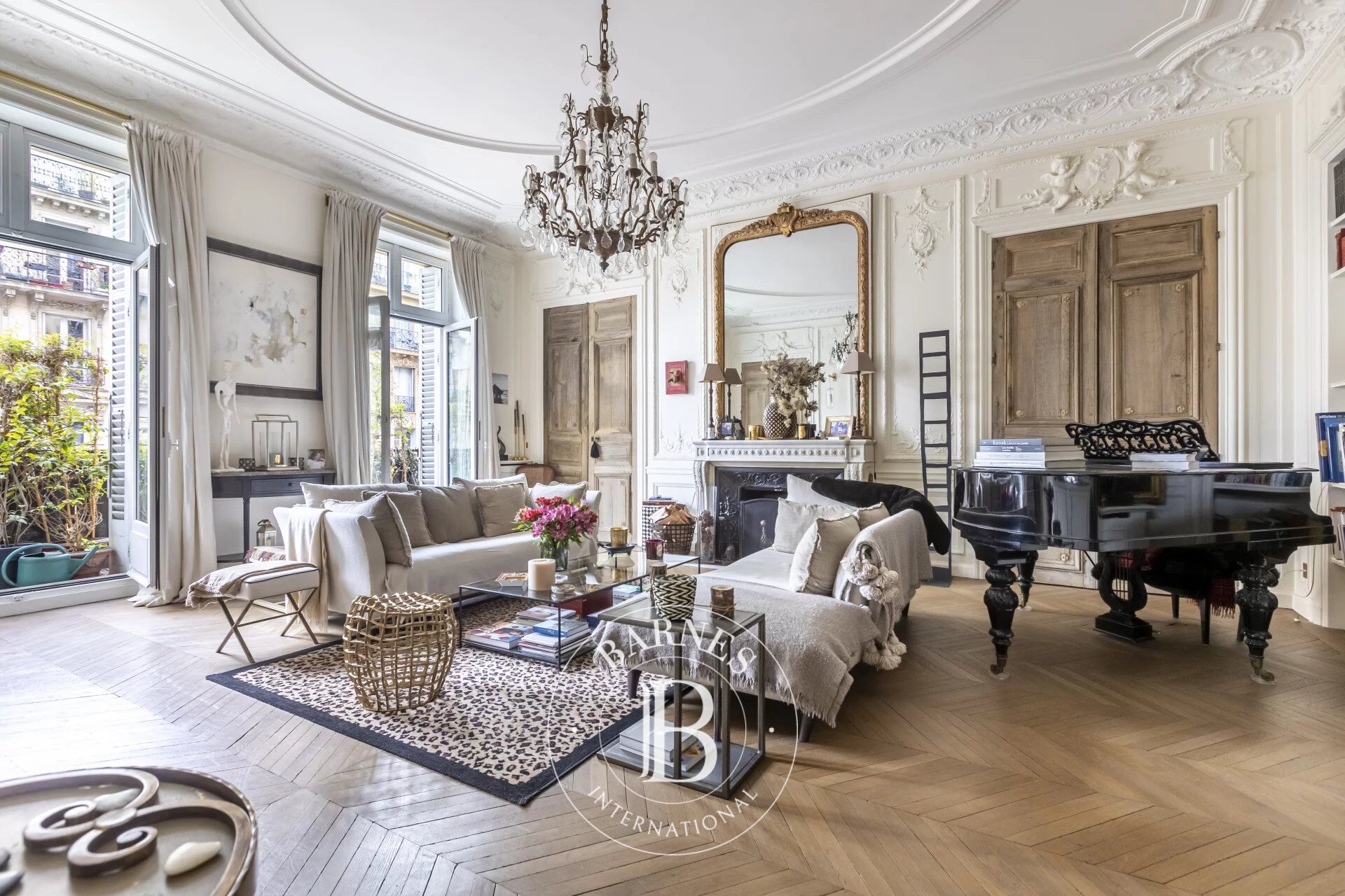 - Rue de Rennes - fully renovated apartment - picture 1