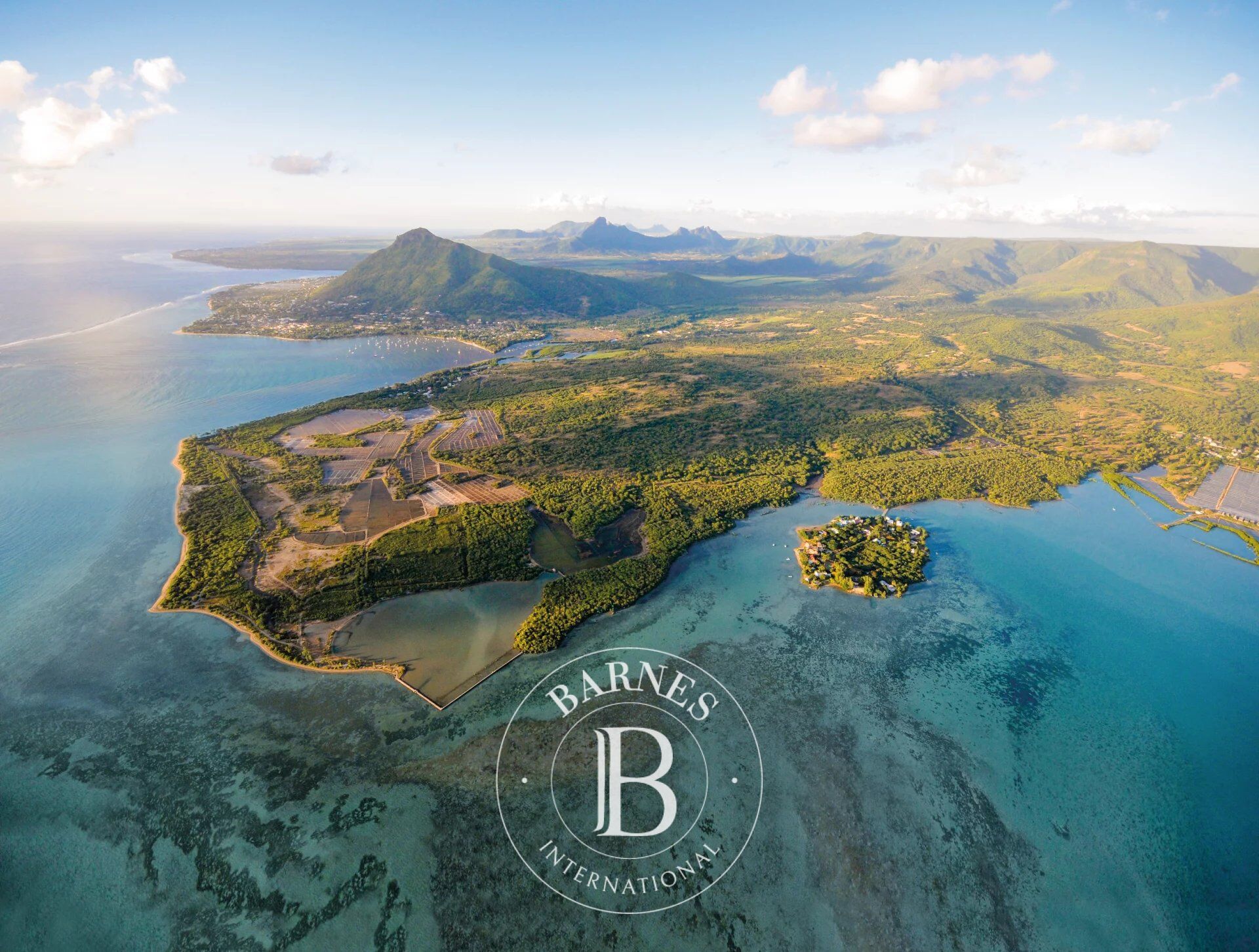 BLACK RIVER - Off-Plan - Residential Land - 1,971 m² - picture 1