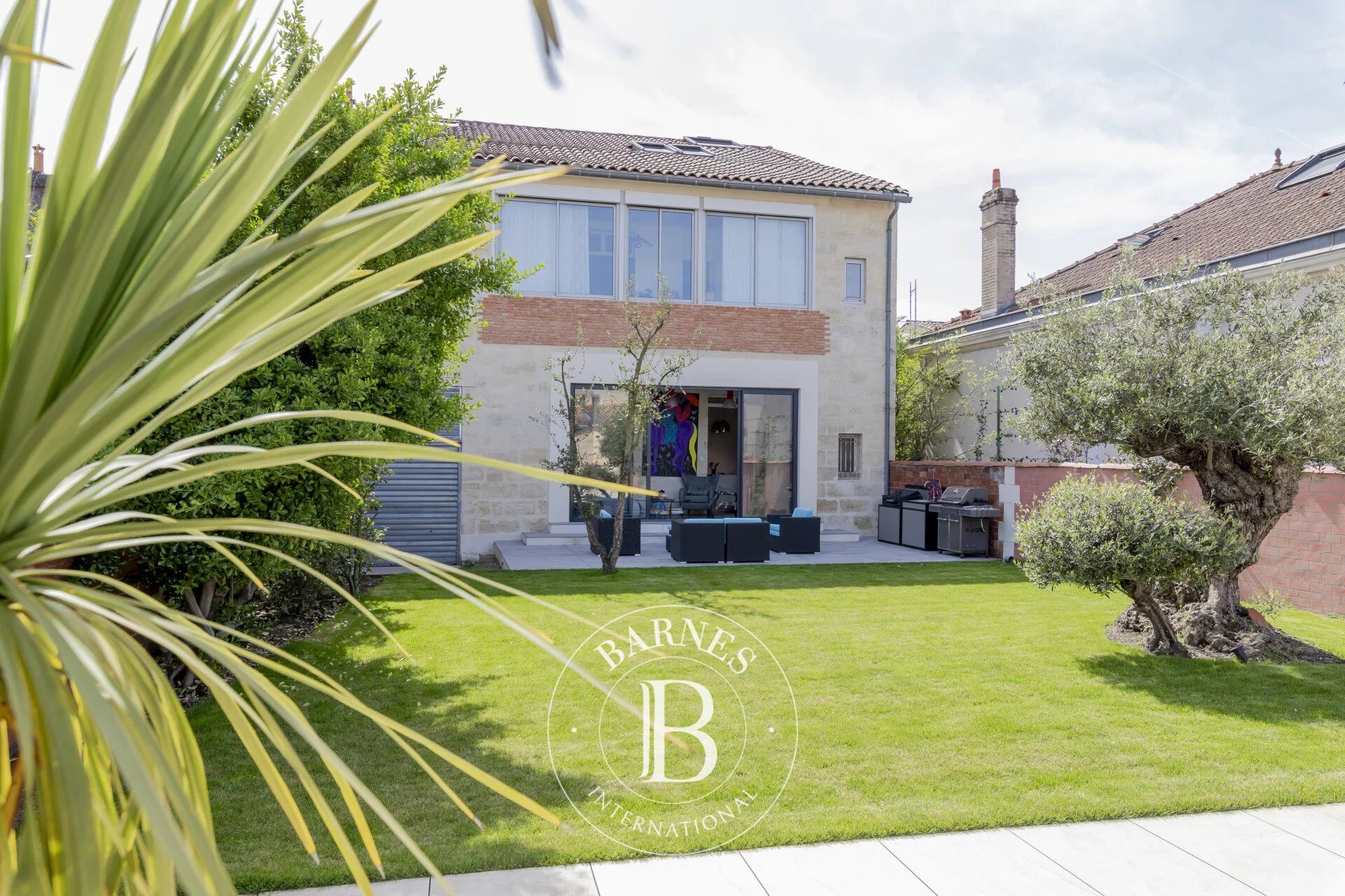 Bordeaux Sacré Coeur - Maison de 272 m² - Jardin - Piscine - Double garage - picture 2