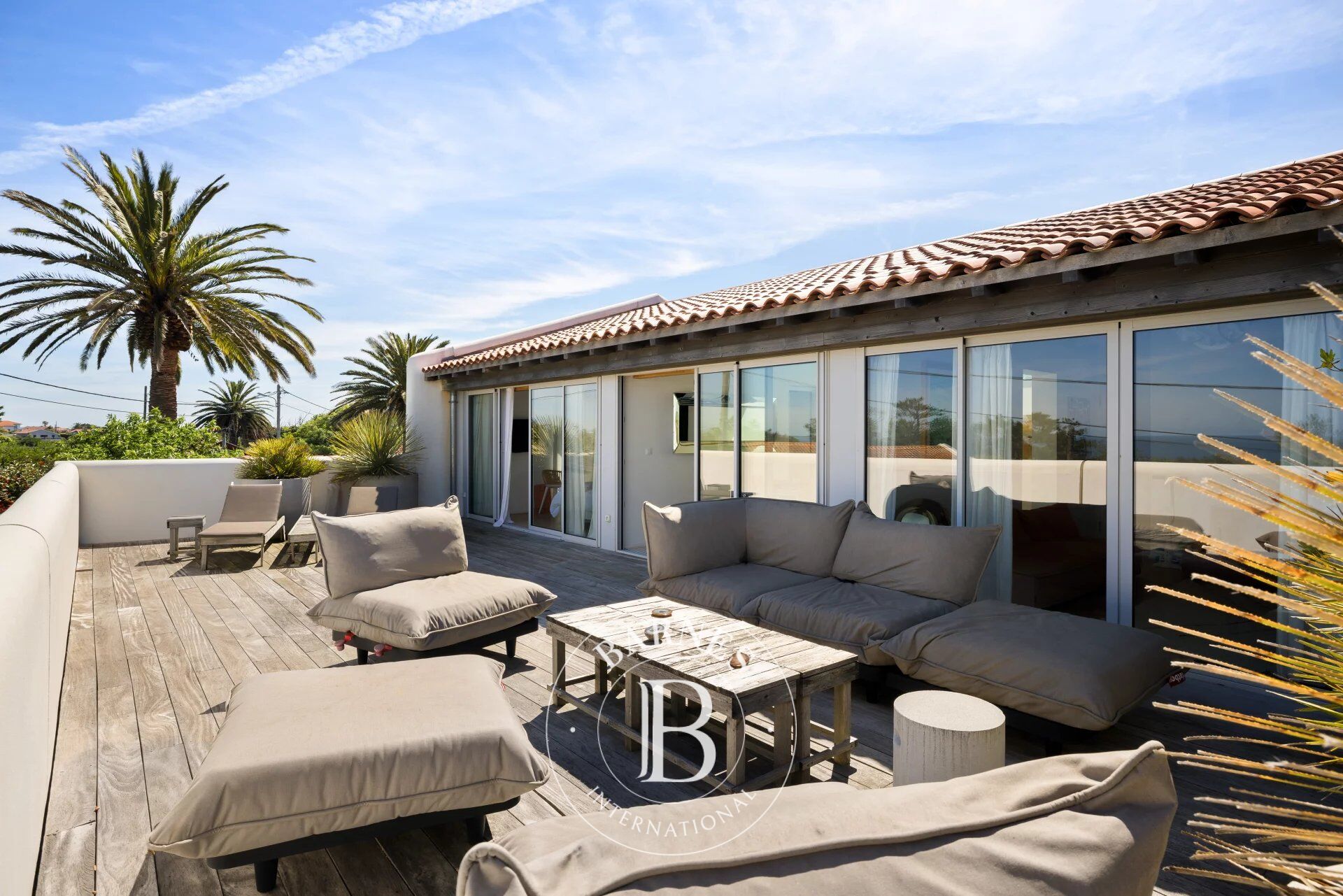 BIDART, SUPERBE MAISON CONTEMPORAINE FACE A LA MER - picture 2