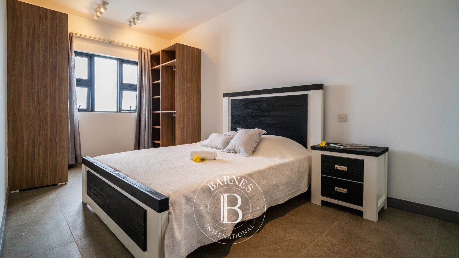 Penthouse Saint-Antoine - picture 9