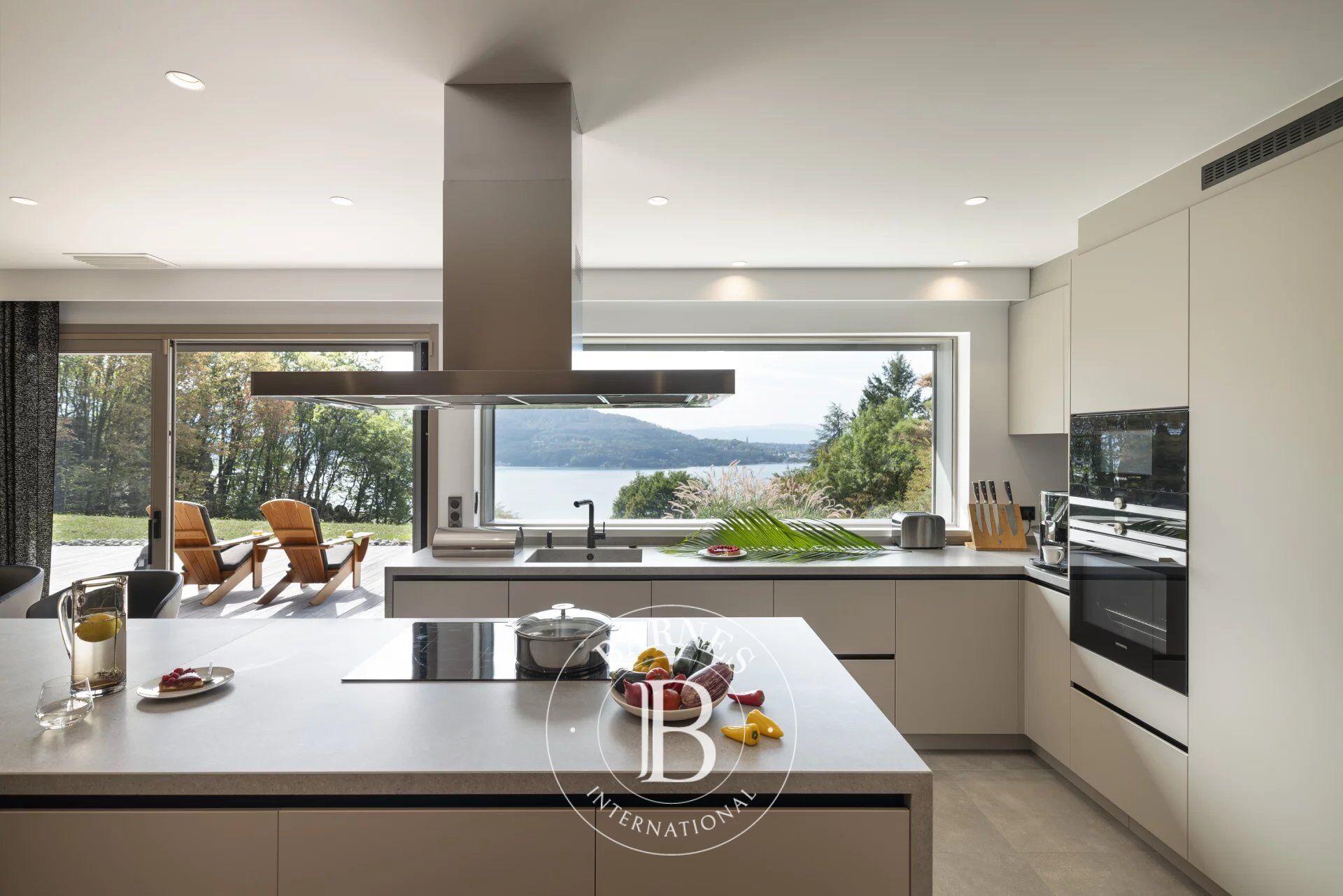 Maison for sale VeyrierduLac 260m² 6 rooms 6 490 000€