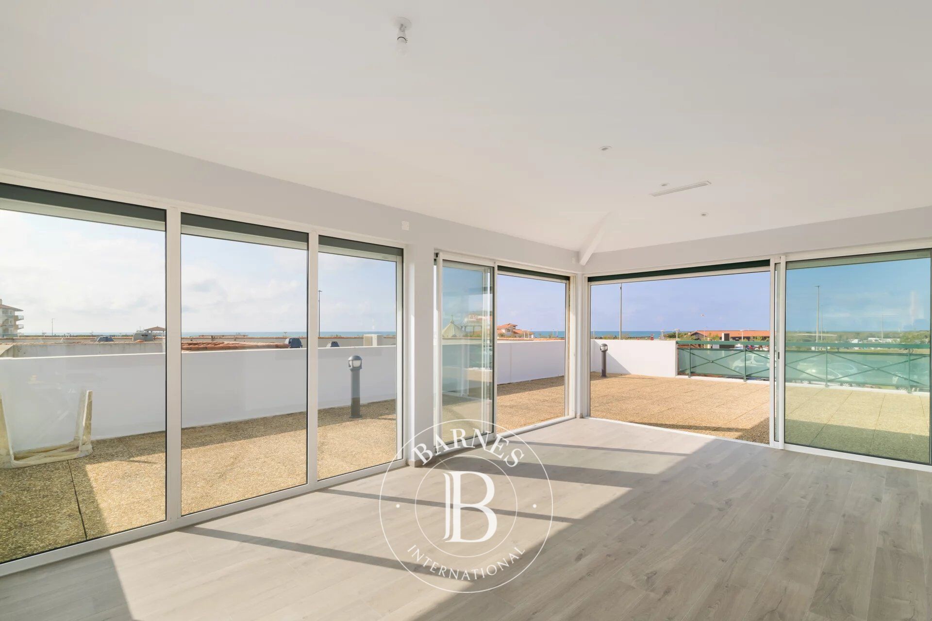 ANGLET, APARTAMENTO EN ÚLTIMA PLANTA, GRAN TERRAZA CON VISTA AL MAR - picture 2