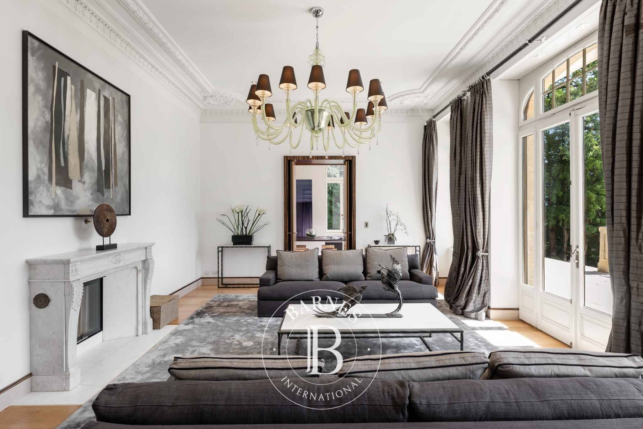 Magnificent Master Property with exceptional views and prime location - picture 2