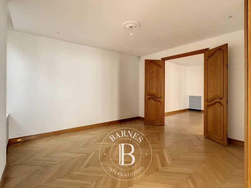 À louer, Appartement Paris 8ème - picture 3