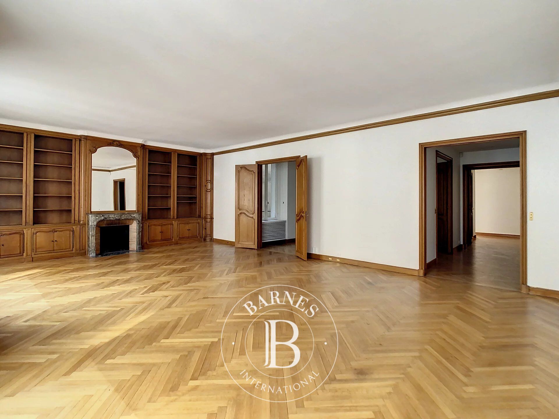 Piso Paris 8ème - picture 2