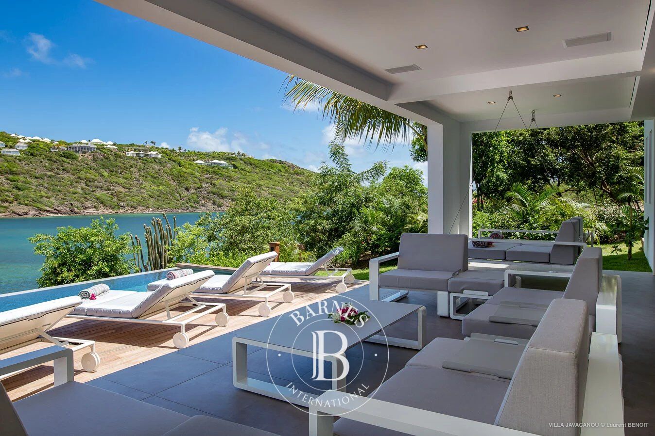 Sublime 3 bedroom villa - picture 2