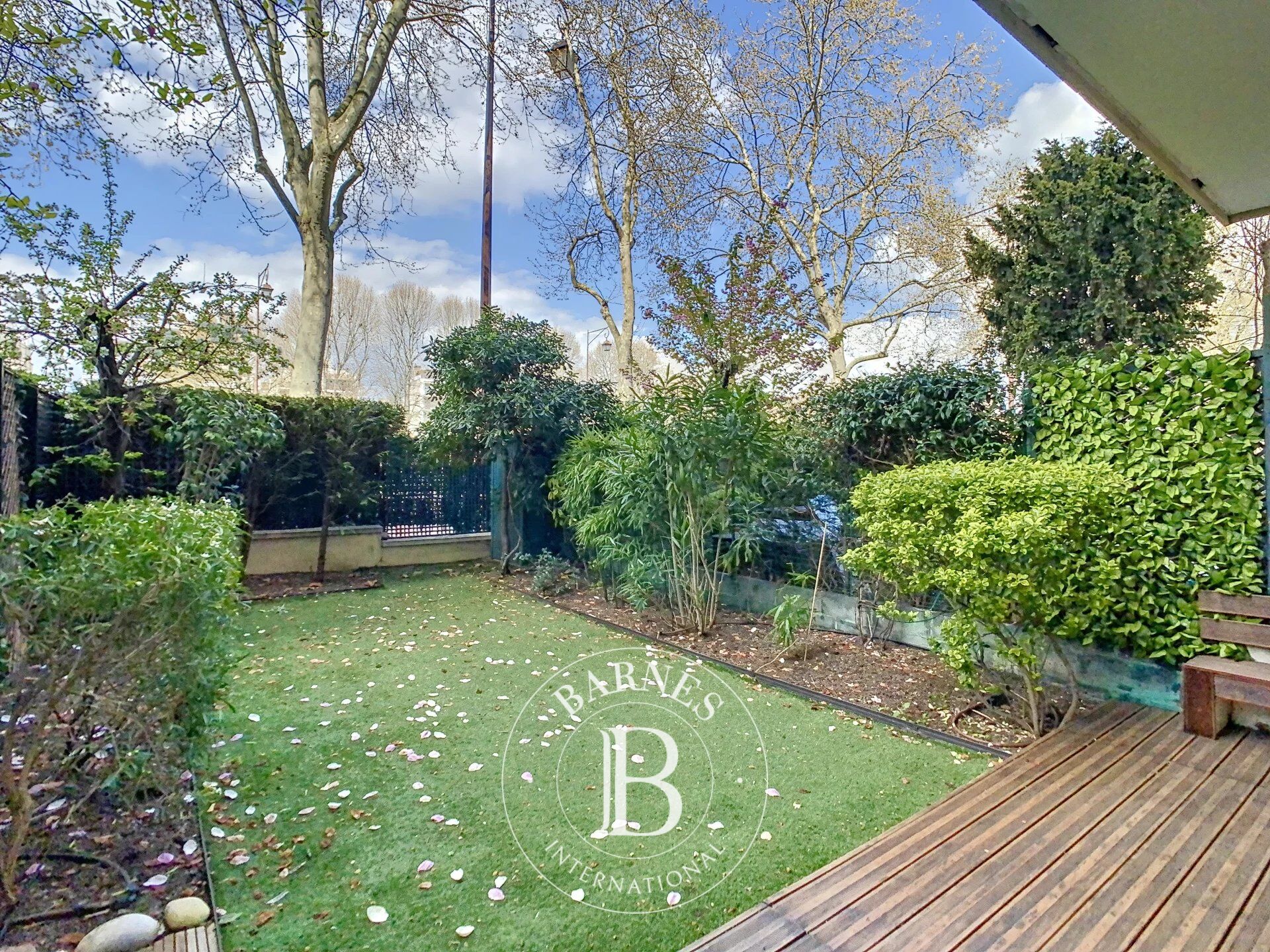 The BARNES rental department is presenting this property: - picture 1