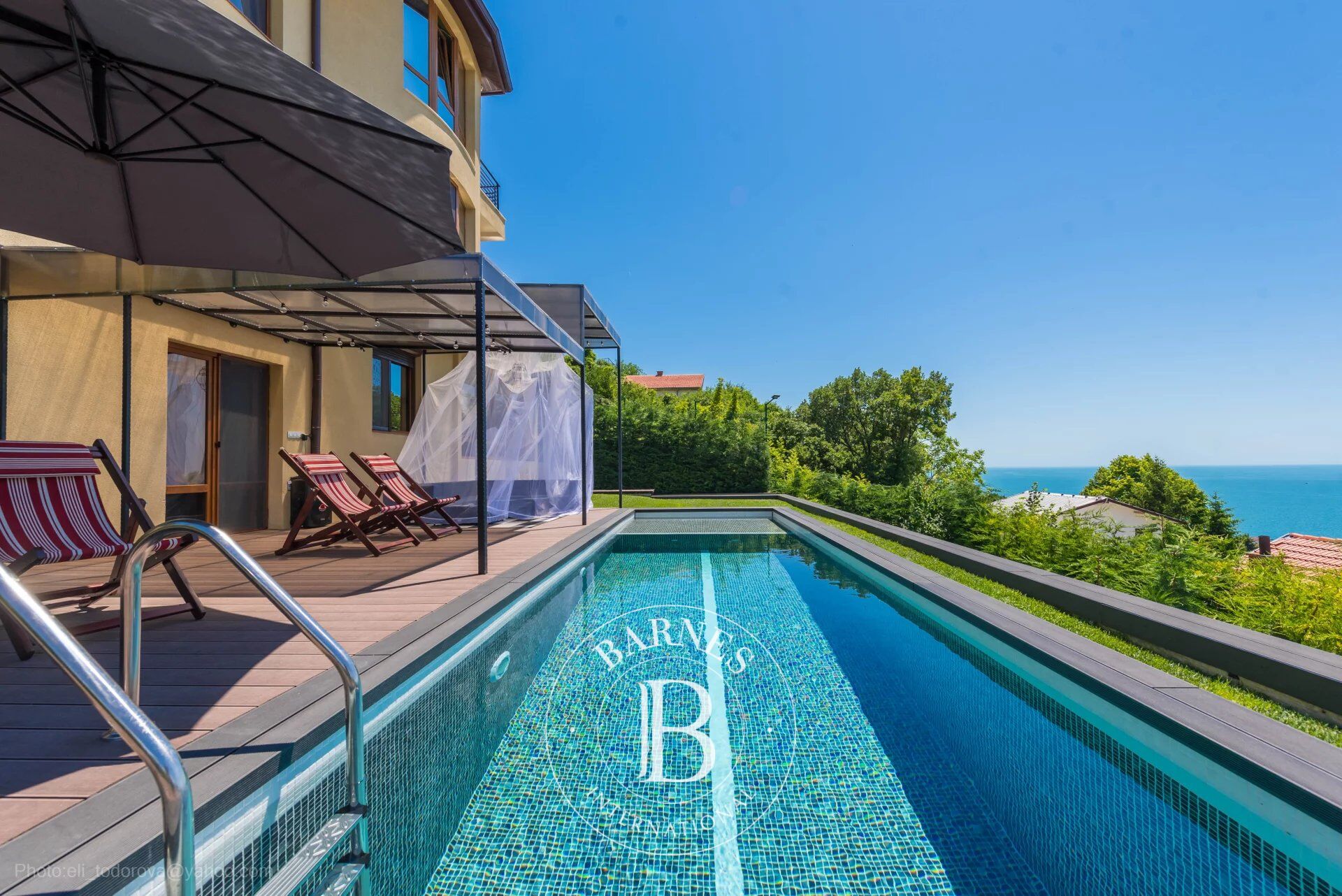 Designer villa with panoramic views of the sea and the beach of Albena - picture 2