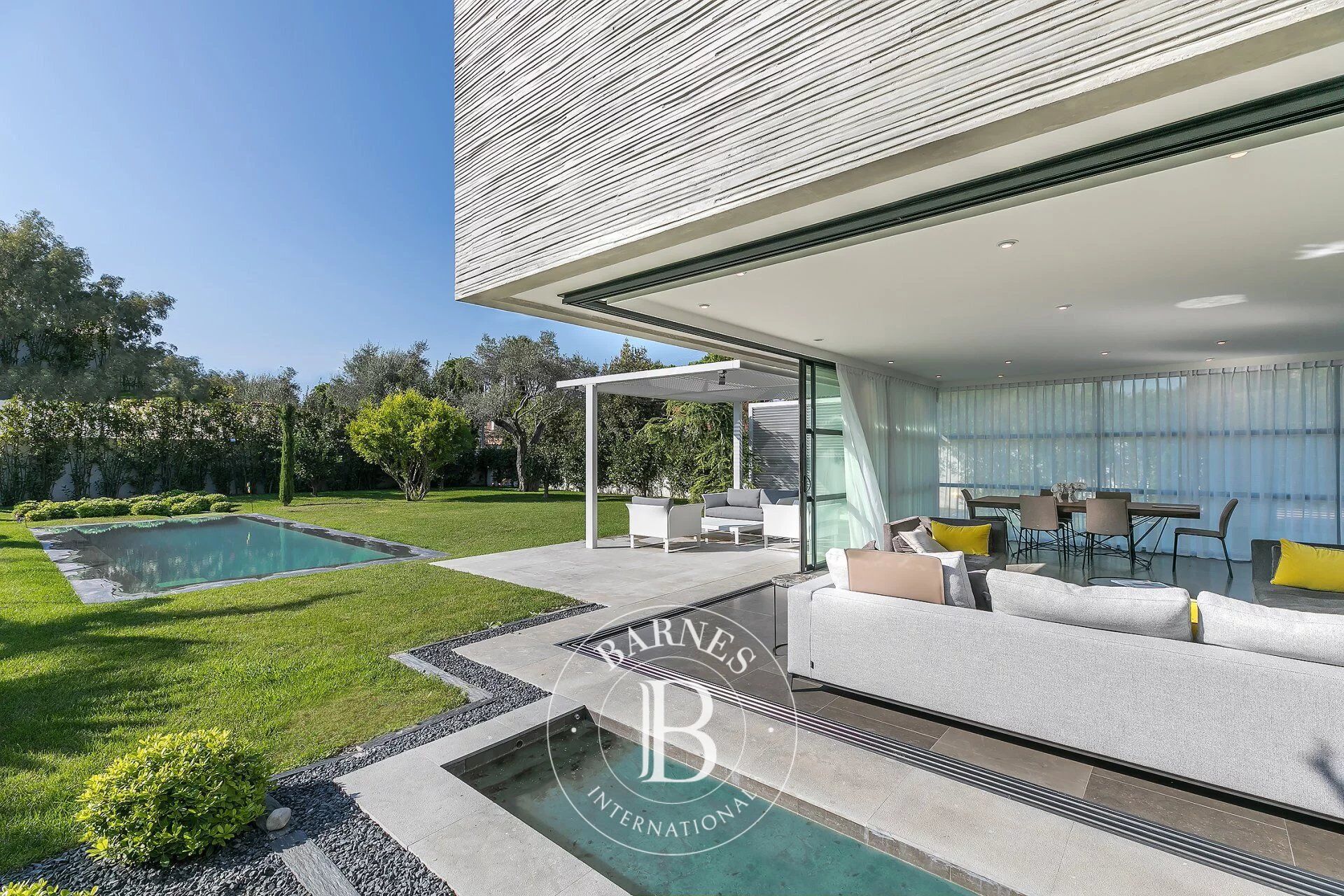 CAP D'ANTIBES - MODERN VILLA - 180° SEA VIEW - picture 3