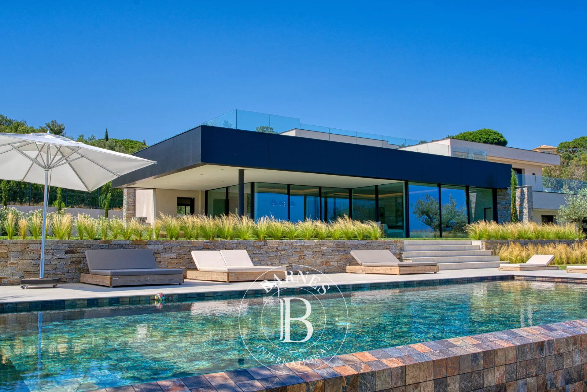 Villa Grimaud - picture 1