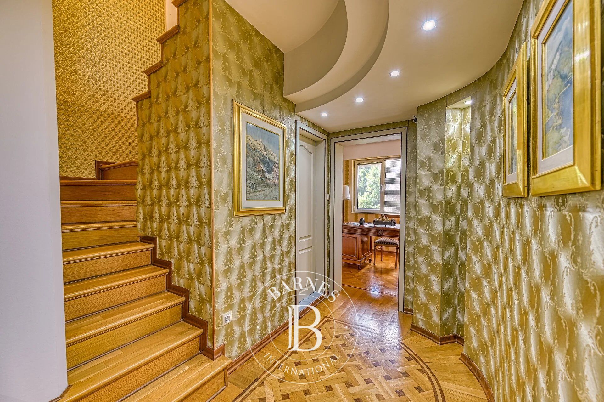 Penthouse Sofia - picture 18