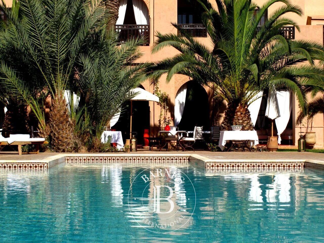 Maison d'Hôtes  à vendre au cœur de la palmeraie Bab Atlas 15 CHAMBRES ET SUITES - picture 1