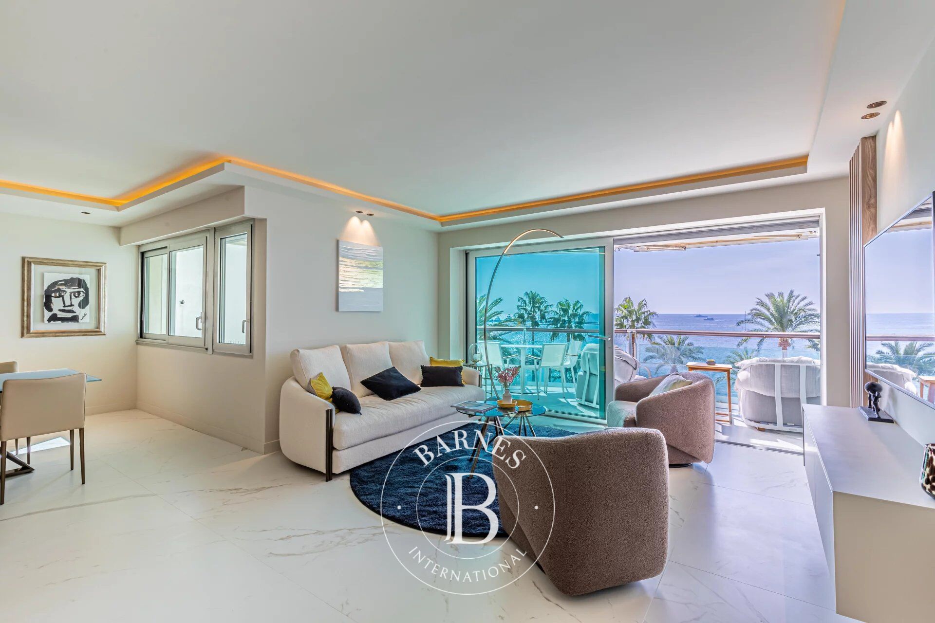 CANNES CROISETTE - PANORAMIC SEA VIEW - 2 BEDROOMS - TERRACE - picture 2
