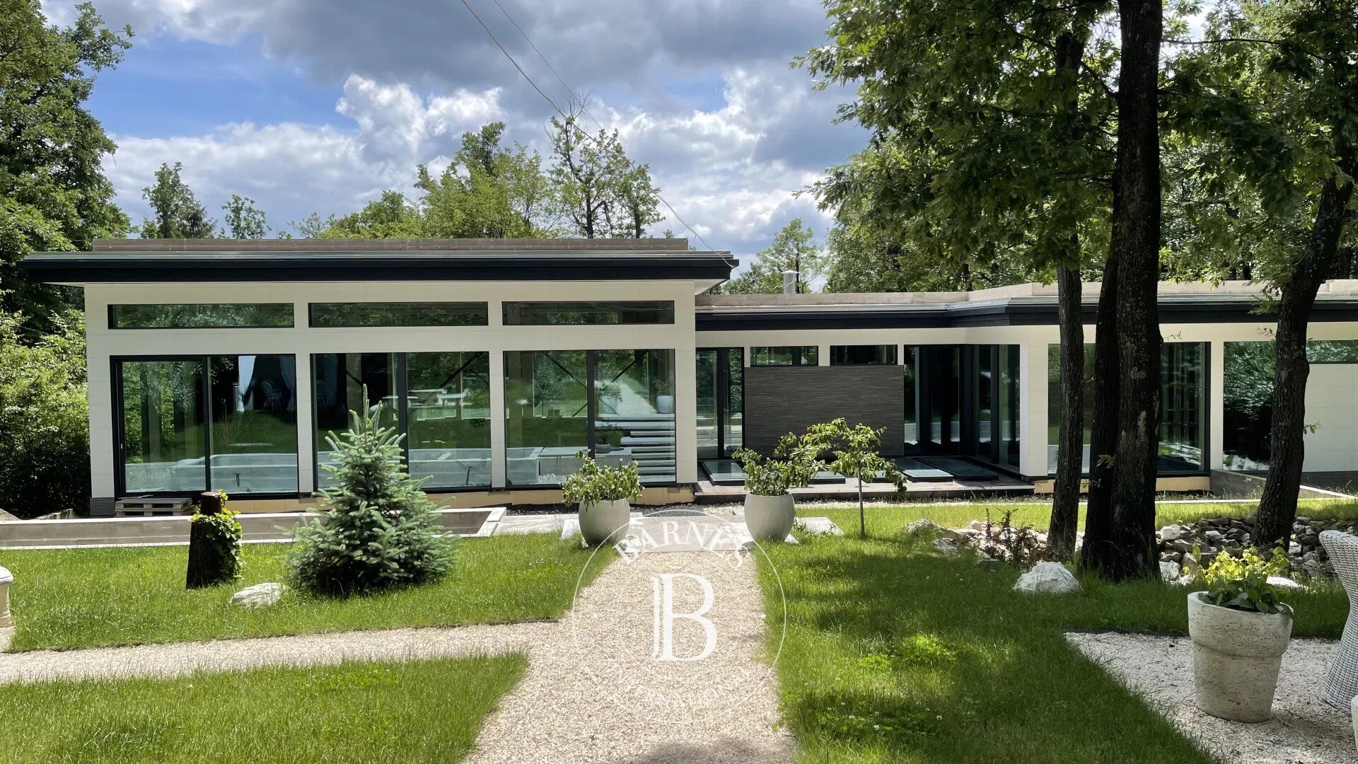 Villa Pilisszentkereszt - picture 1