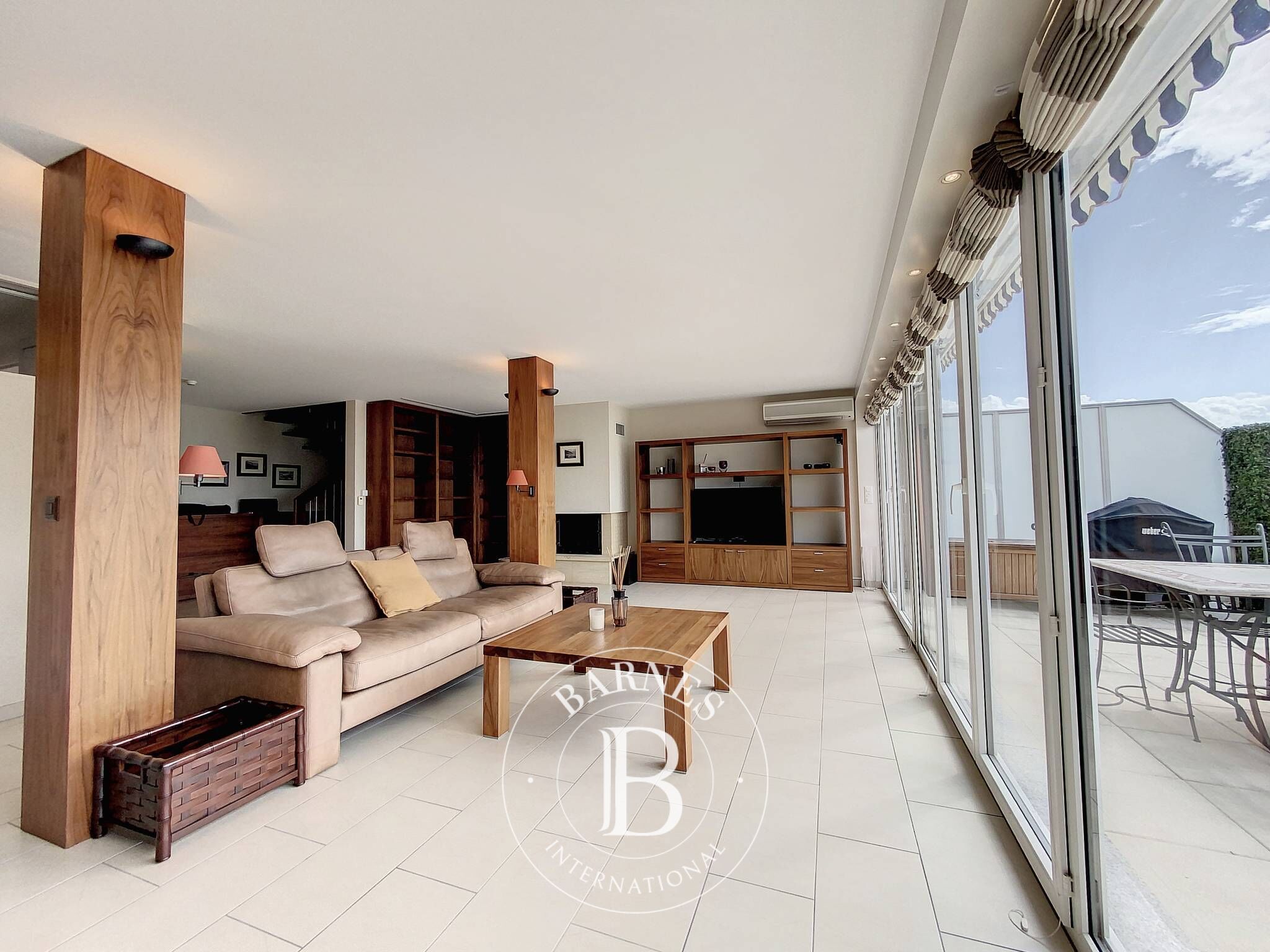 Daire Montreux - picture 19