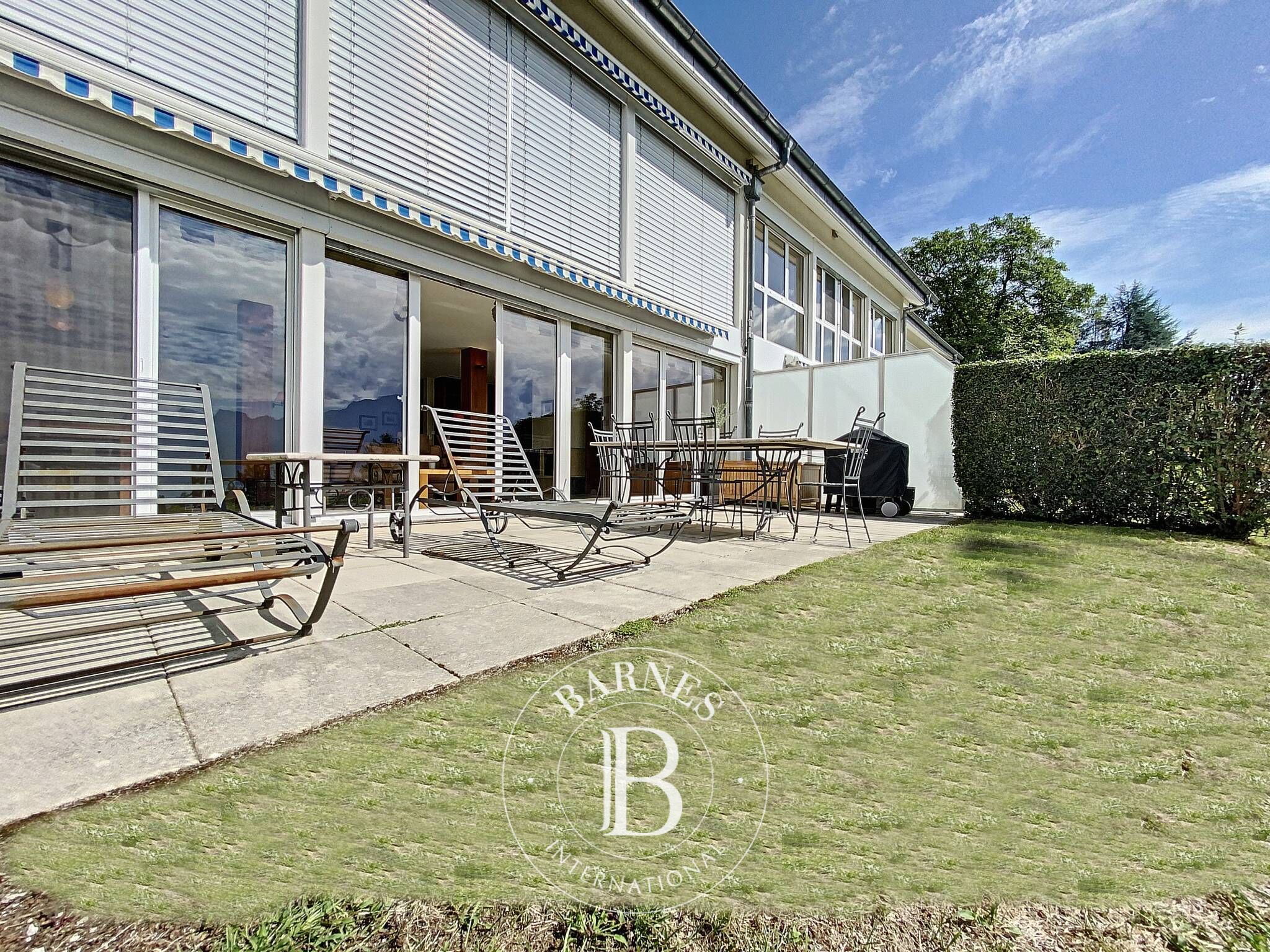 Daire Montreux - picture 5