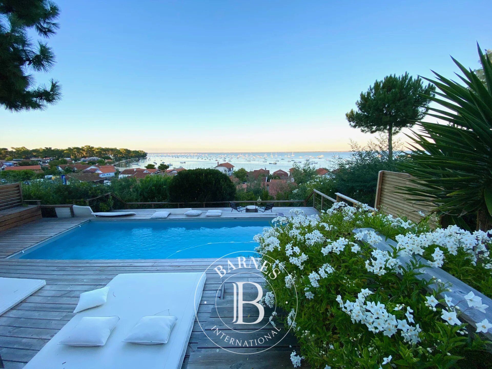 VILLA BIANCA RENTAL WITH HEATED POOL FOR 10 PEOPLE IN CAP FERRET - picture 1