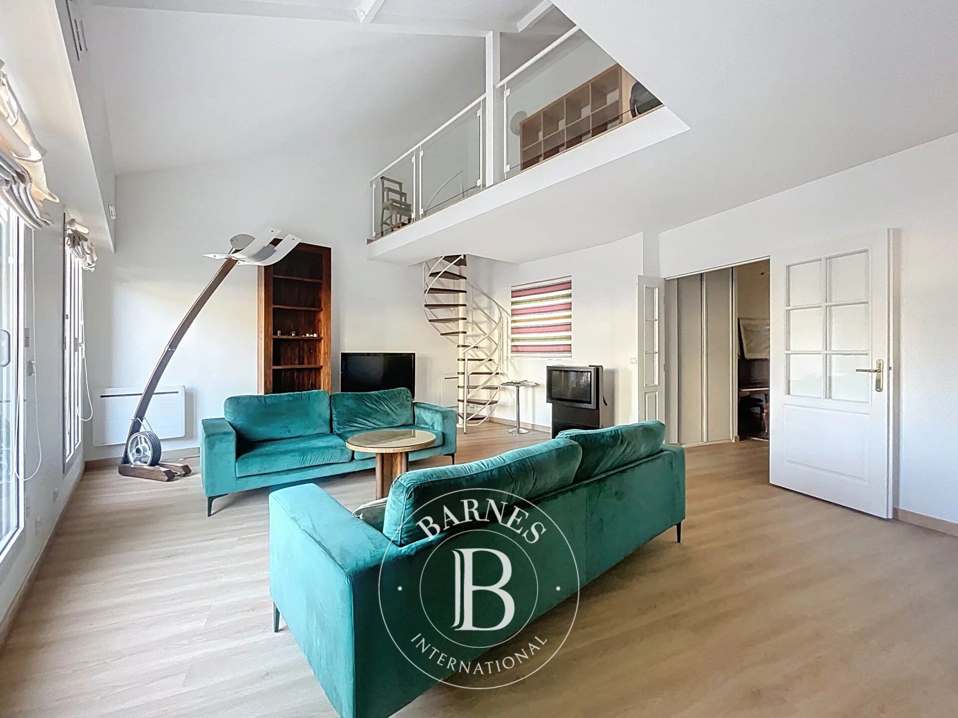 Le service location de la Maison BARNES vous propose ce bien : - picture 1