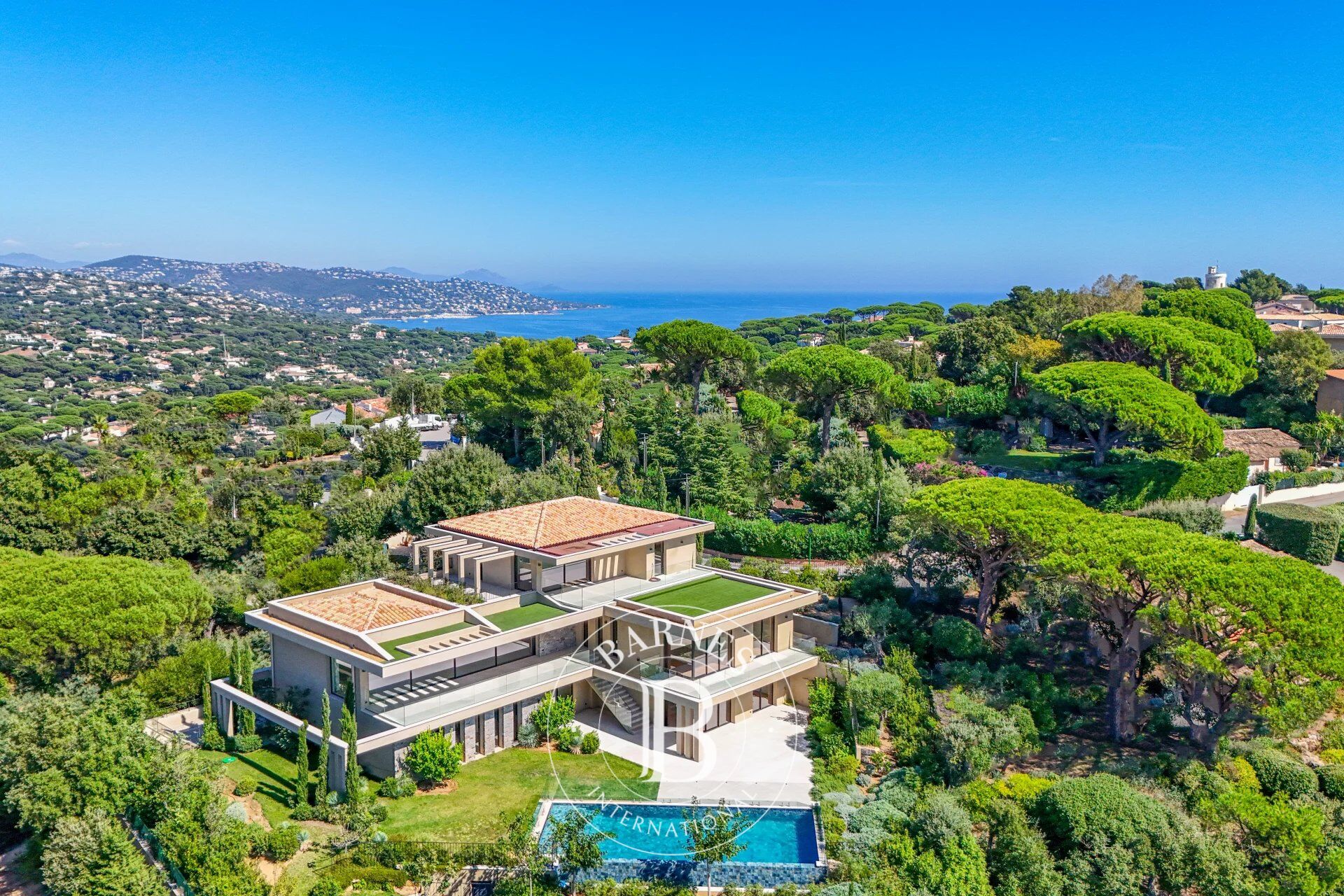 SAINTE-MAXIME - VILLA  CONTEMPORAINE -  VUE MER PANORAMIQUE  - PROCHE CENTRE-VILLE - picture 2