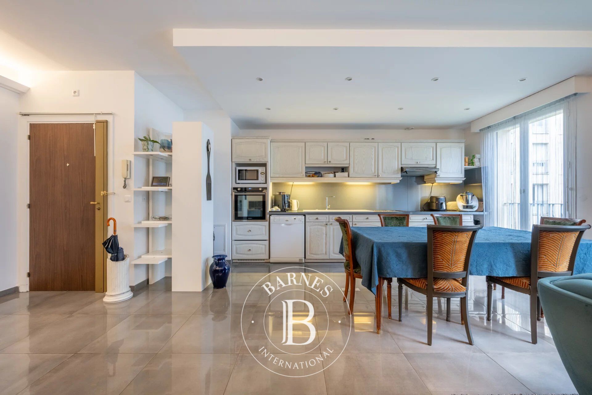 Versailles Notre-Dame - 111m² (1,195 sq ft) apartment - 4-bed - Cellar - Central location. - picture 3