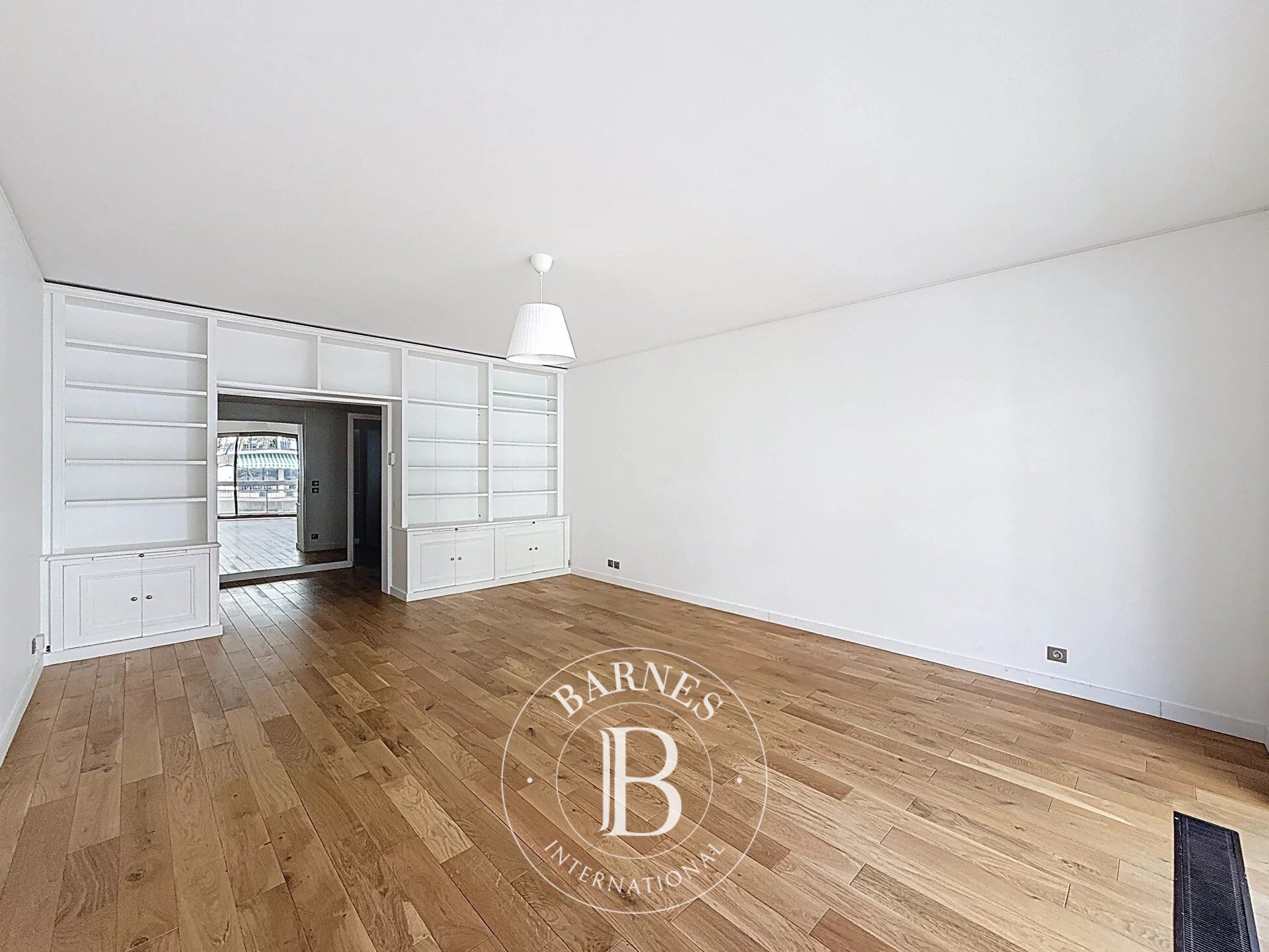 The BARNES rental department is presenting this property: - picture 2