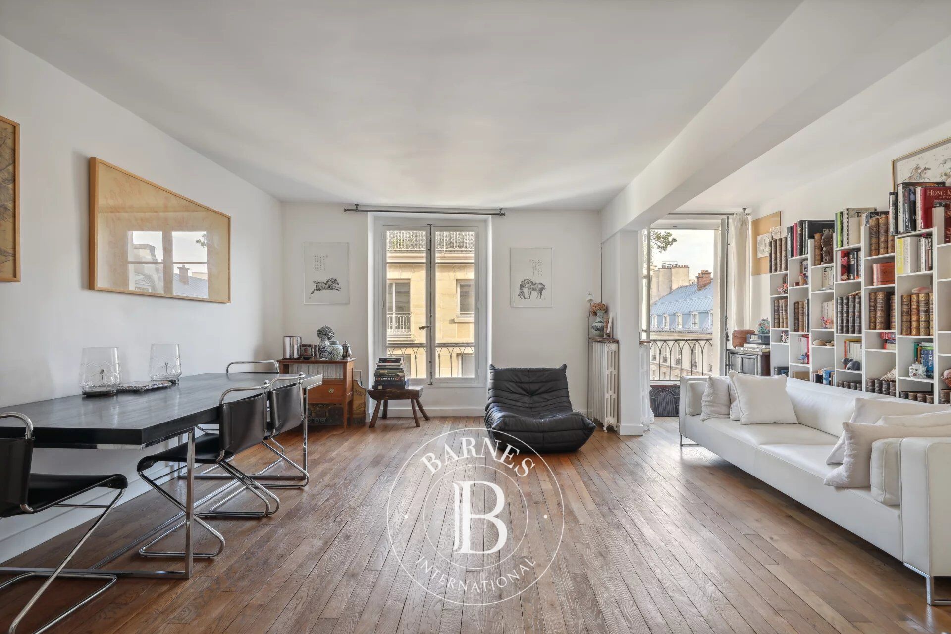 Paris 7 - Bac/Université - fully renovated 3-room apartment - bright and quiet - picture 1