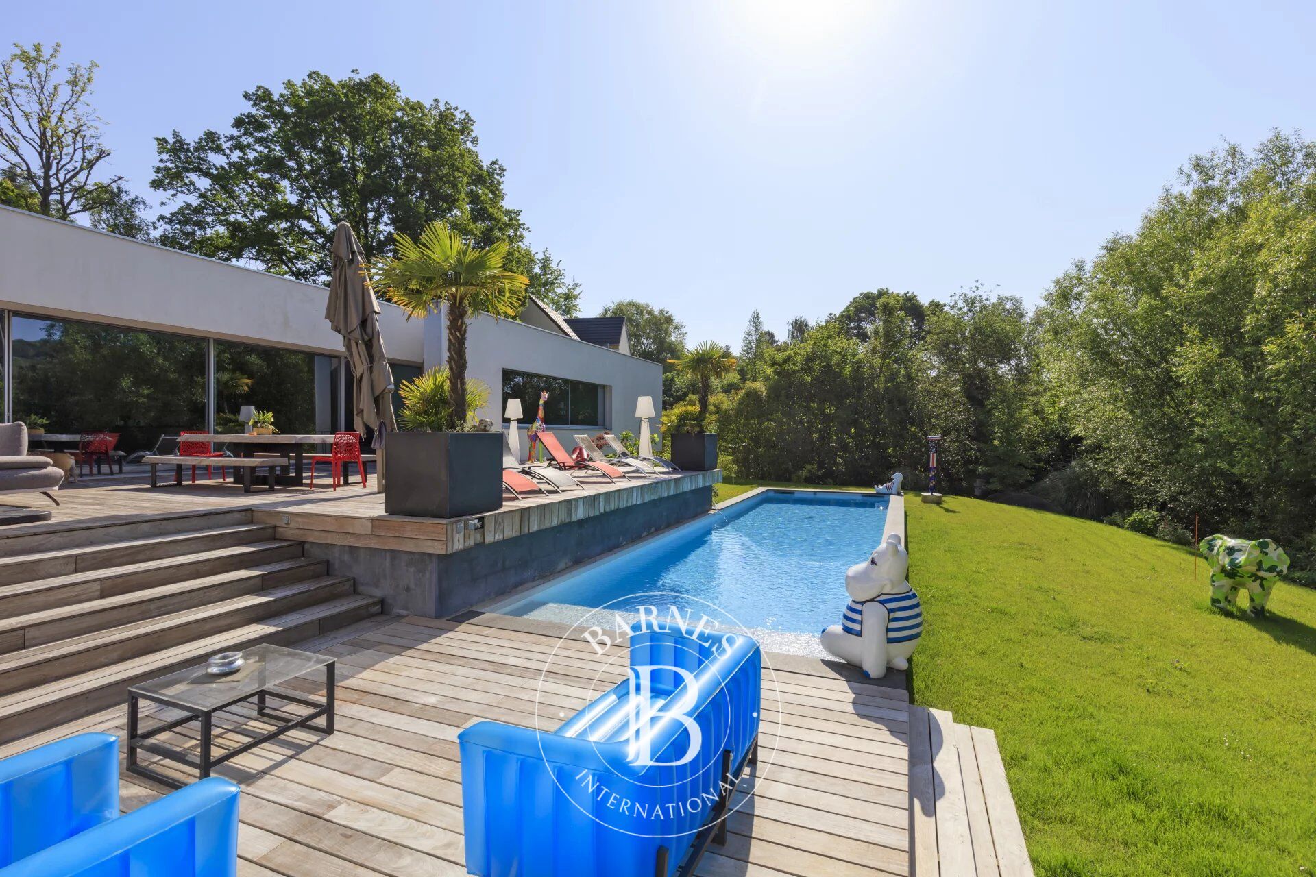 Bièvres - Quartier Vauboyen - Maison contemporaine de 390 m² - Terrain paysager de 2 223 m² - Piscine chauffée à débordement - picture 1