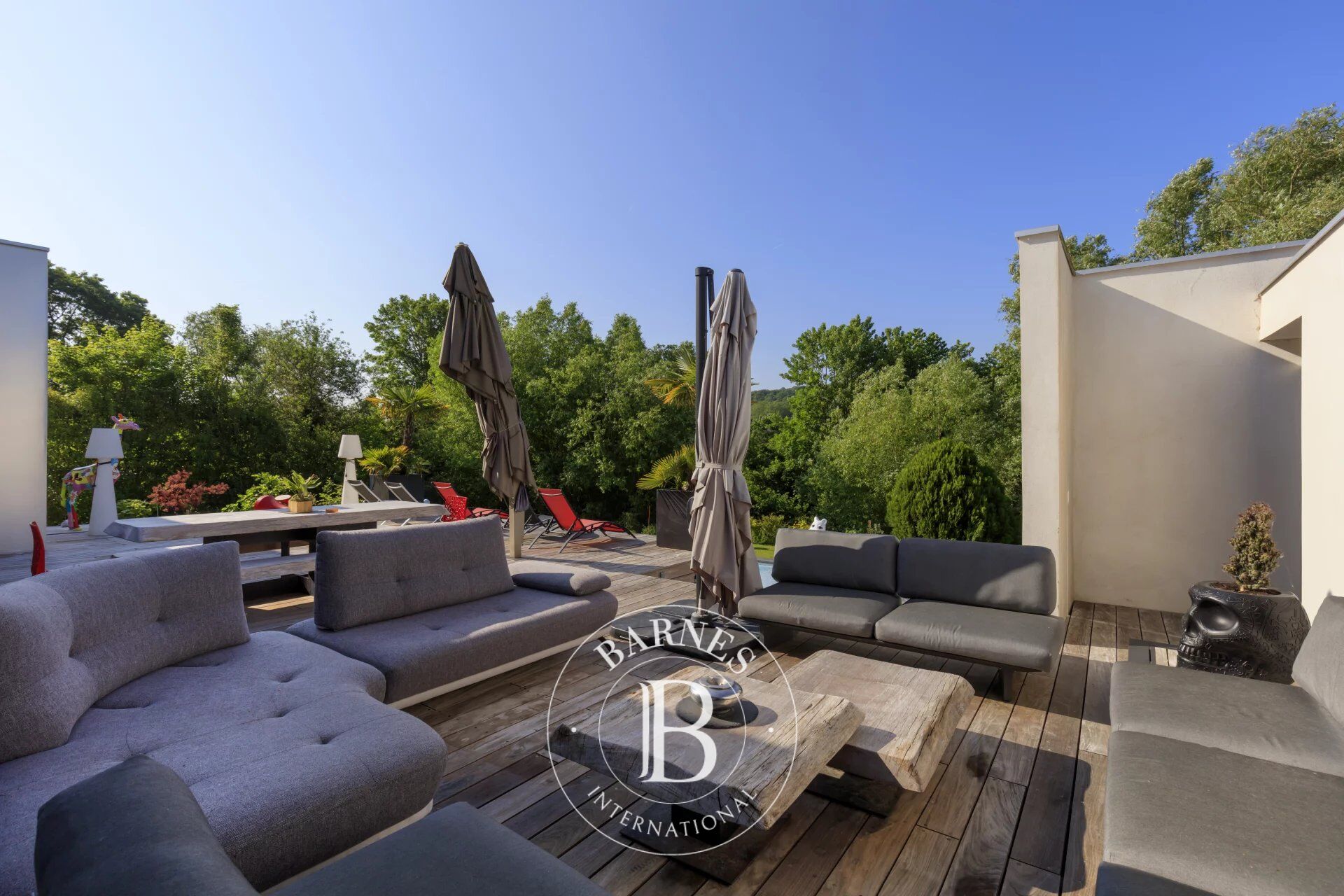 Bièvres - Quartier Vauboyen - Maison contemporaine de 390 m² - Terrain paysager de 2 223 m² - Piscine chauffée à débordement - picture 2
