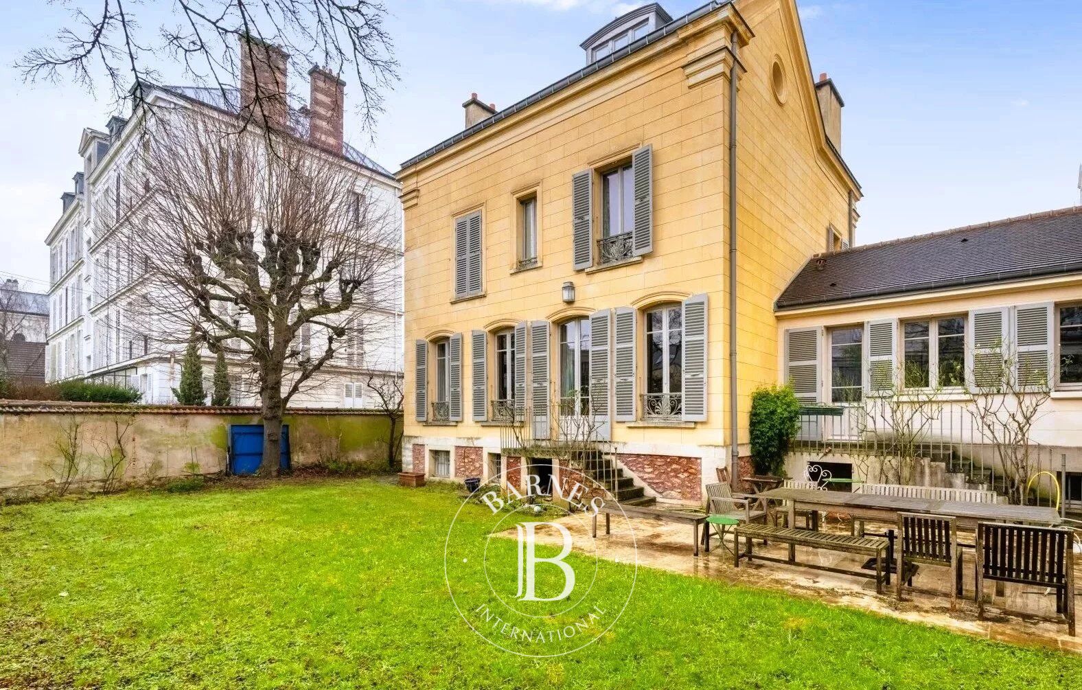 Casa Versailles - picture 1