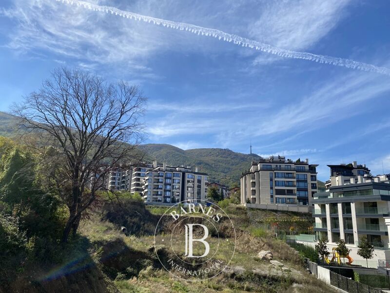 Three-bedroom apartment in a new modern building next to Boyana Residence