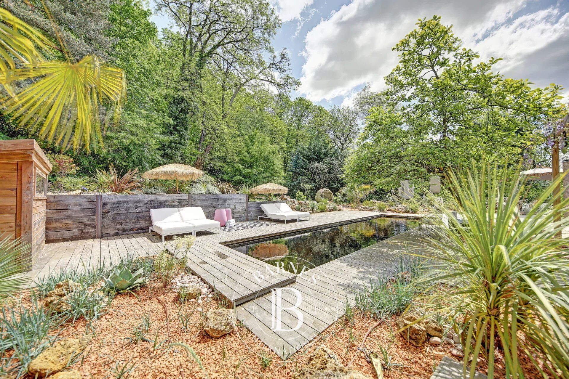 Jouy-en-Josas - 700m² (7,535 sq ft) property on a 6,000m² (1.5-acre) plot of land - Swimming pool - picture 3