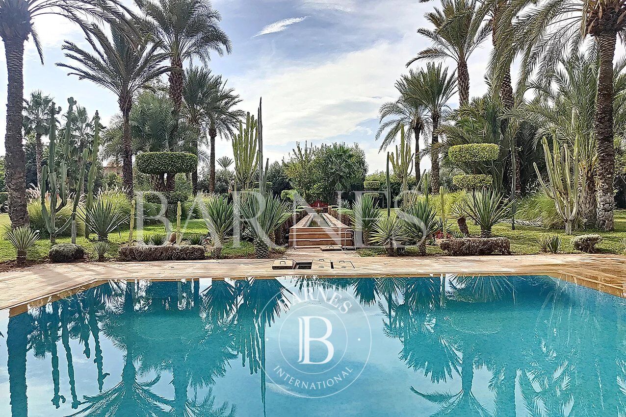 Very beautiful single-storey villa with VNA. - picture 3