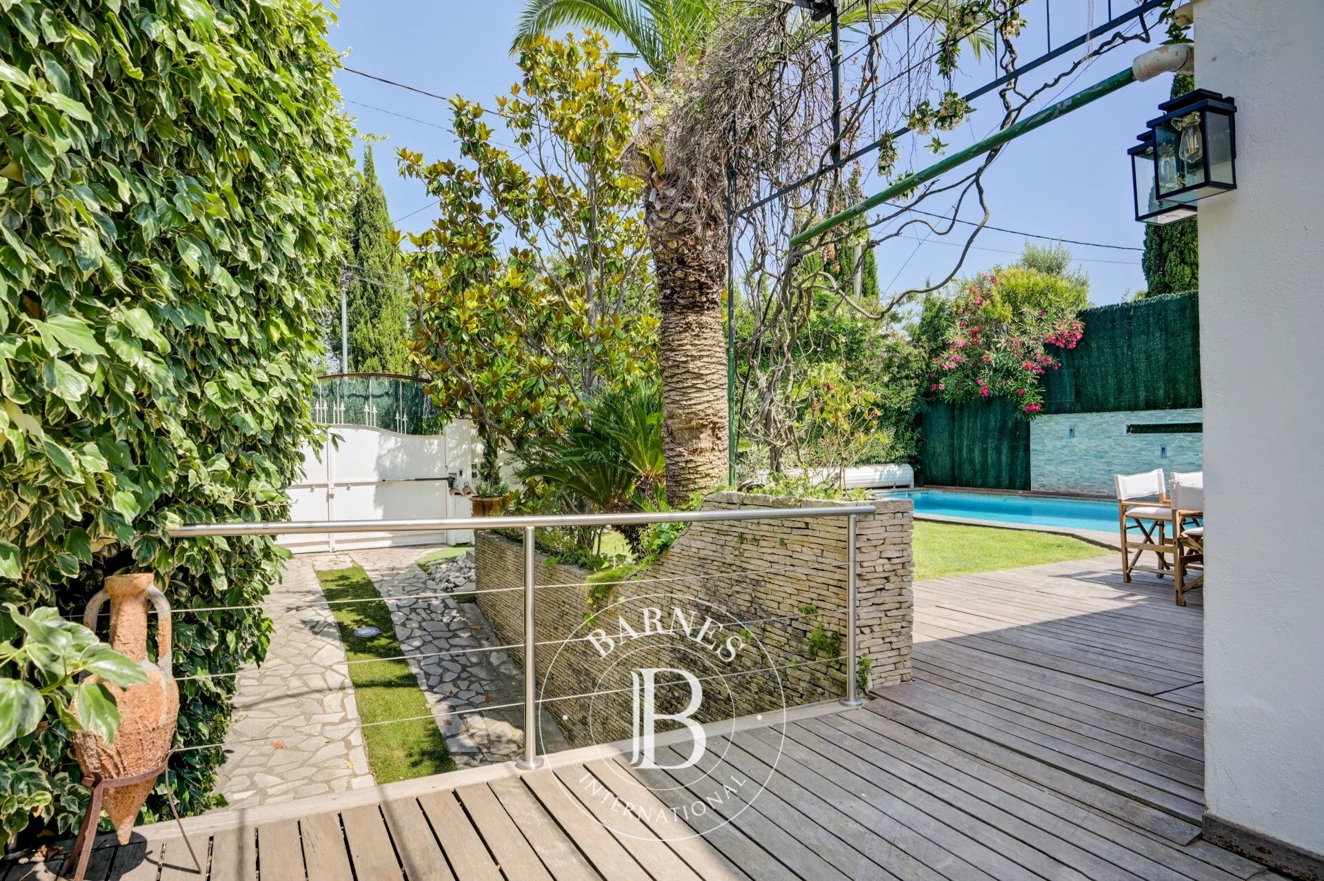 Aix-en-Provence – Walking distance to city center – Townhouse – 6 bedrooms – Garden – Swimming pool – Double garage - picture 2