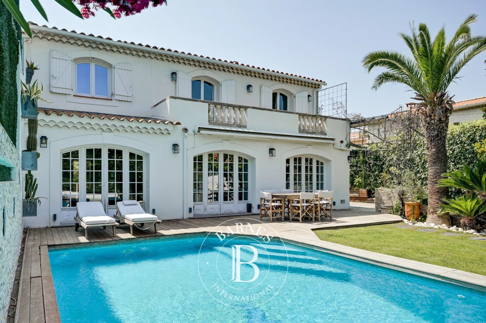 Aix-en-Provence – Walking distance to city center – Townhouse – 6 bedrooms – Garden – Swimming pool – Double garage - picture 1