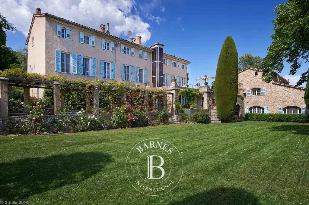 Valbonne - Unique property walking distance from village - 17th century Monastery - 10 hectares - picture 2