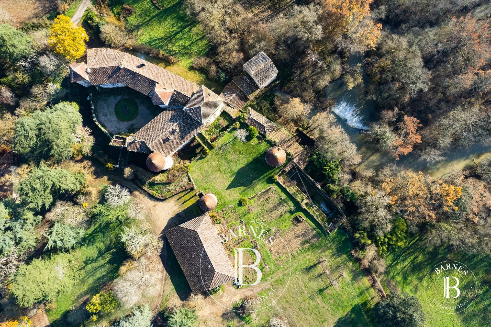 PROCHE LECTOURE, CHATEAU MÉDIÉVAL DU XIIIème et XVIème SIÈCLE, CLASSÉ MH, PROPRIÉTÉ DE 208 HECTARES - picture 2