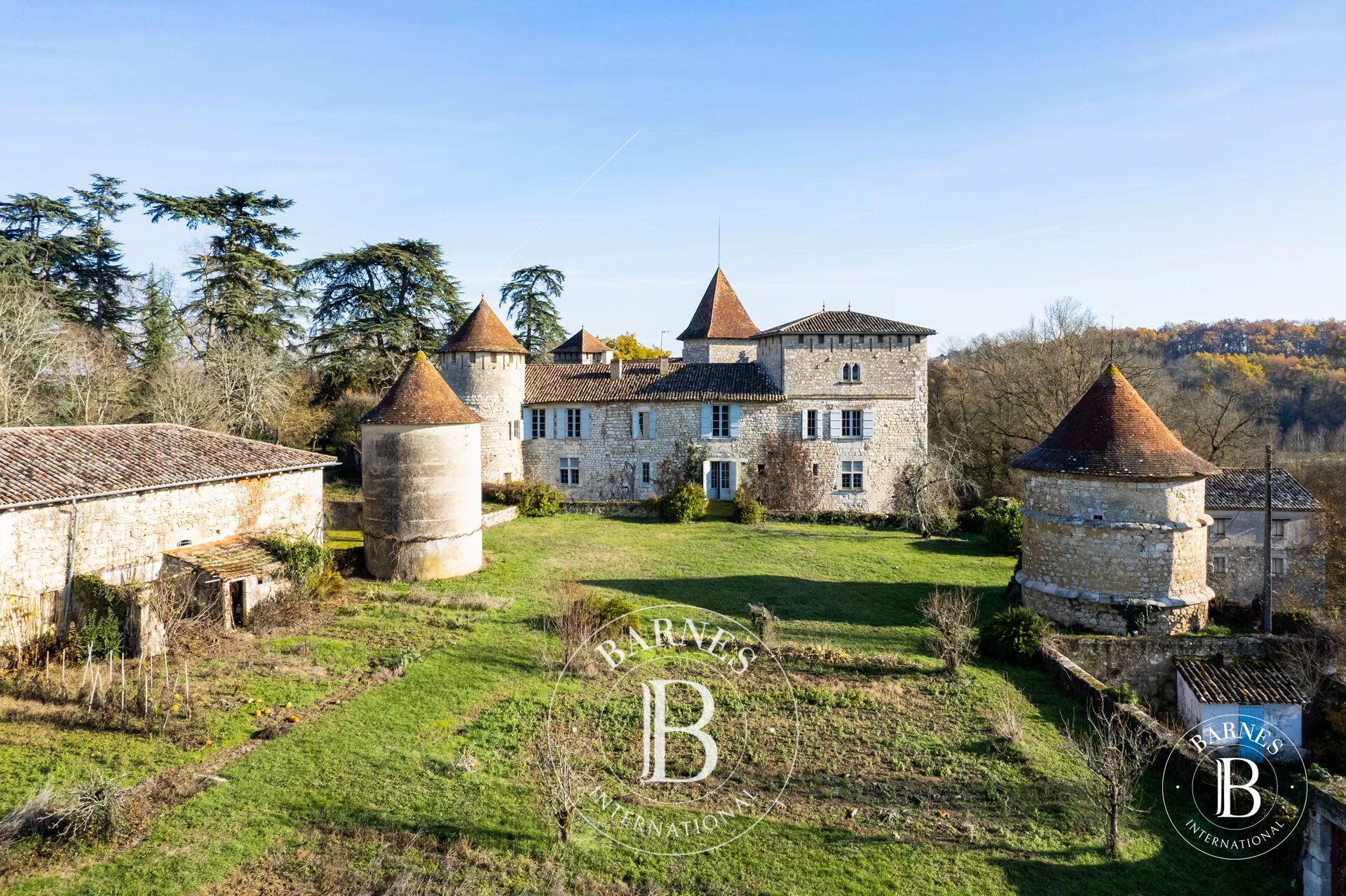 PROCHE LECTOURE, CHATEAU MÉDIÉVAL DU XIIIème et XVIème SIÈCLE, CLASSÉ MH, PROPRIÉTÉ DE 208 HECTARES - picture 1