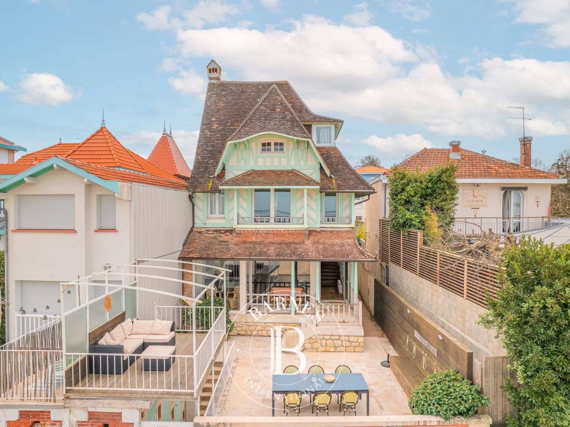 SUPERBE VILLA «BEL AIR» EN PREMIÈRE LIGNE, VUE BASSIN ET ACCÈS DIRECT À LA PLAGE À ARCACHON - CAPACITÉ JUSQU'À 12 PERSONNES - picture 2