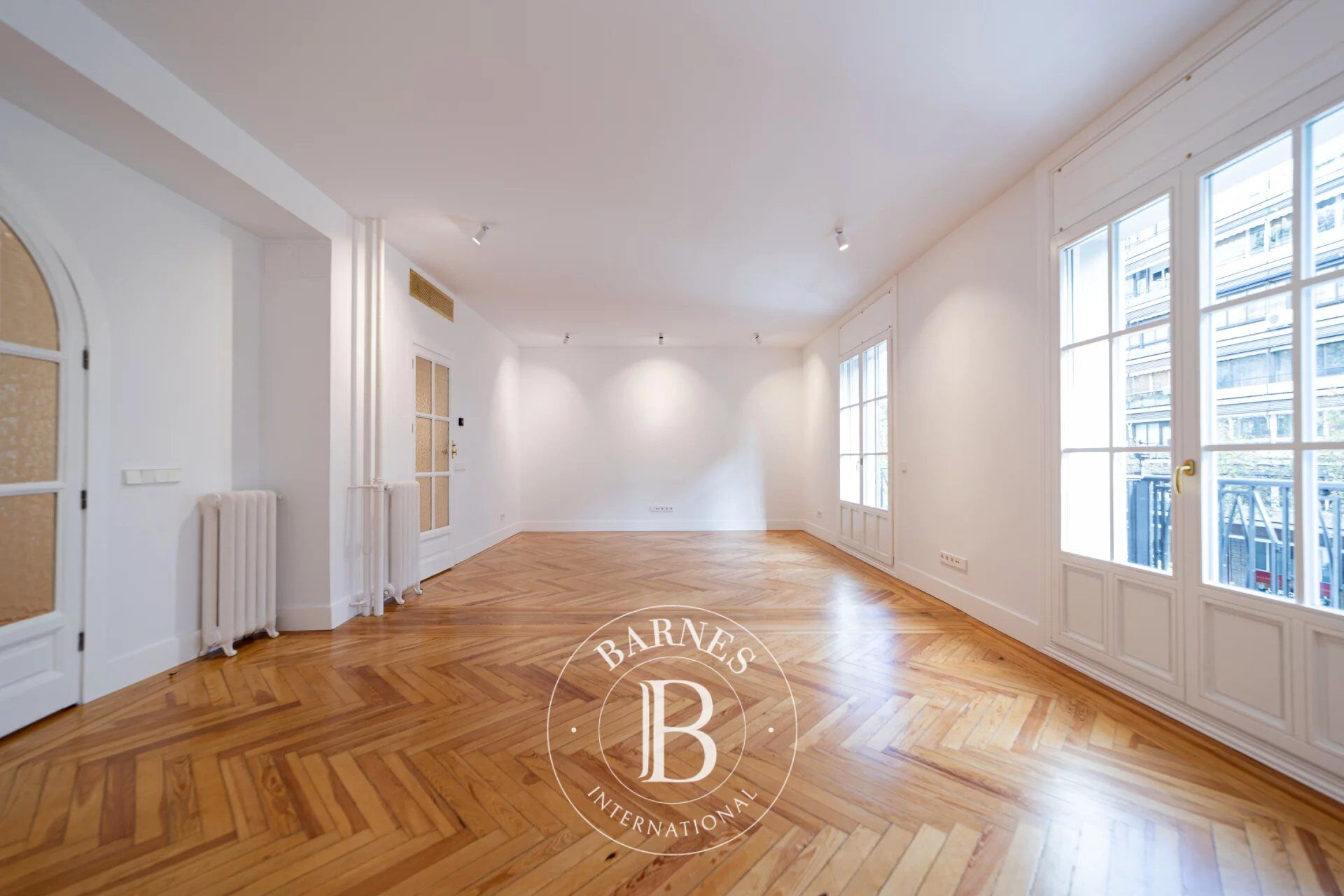 Bel appartement à côté de l'ambassade d'Italie - picture 2