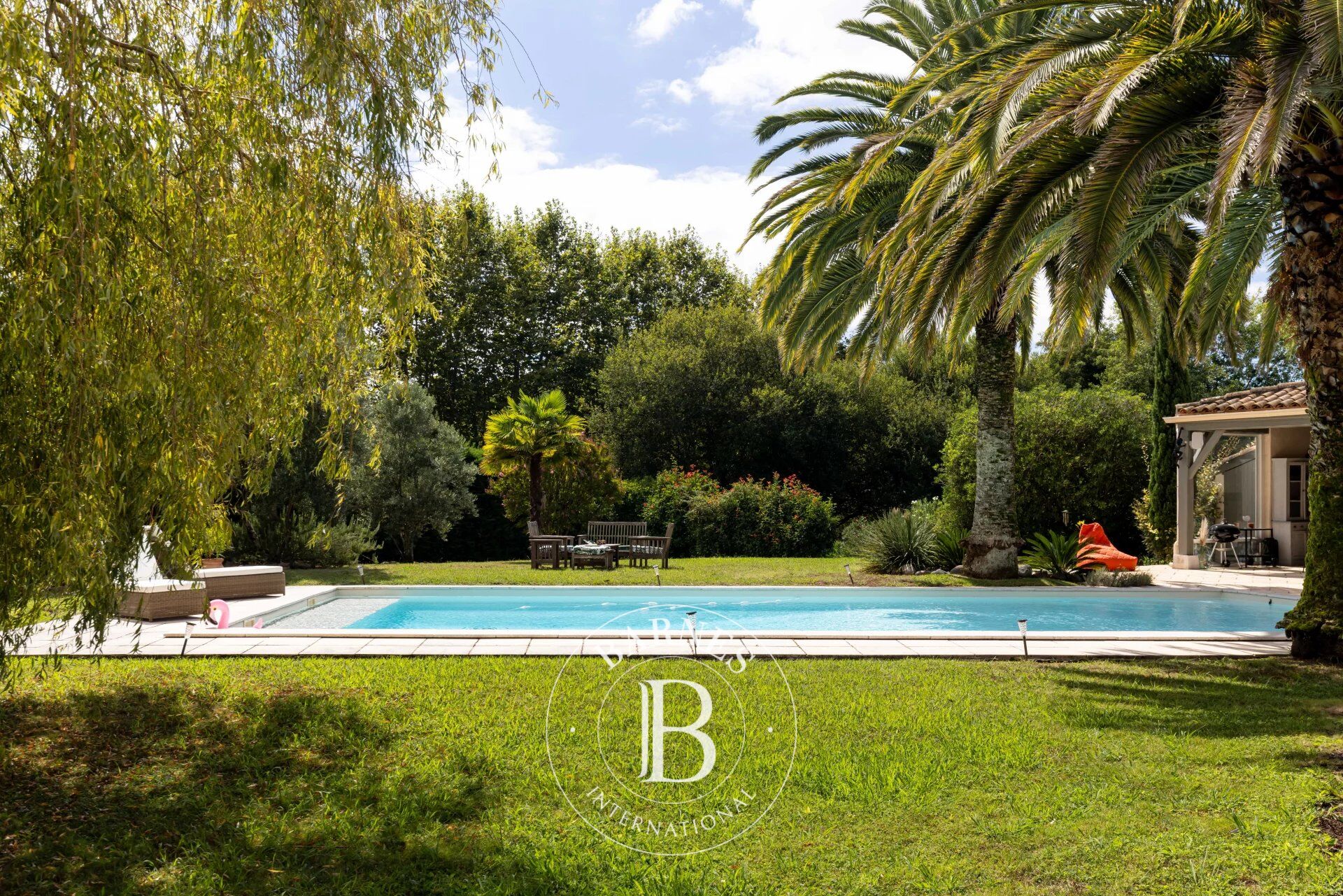 LAHONCE, HERMOSA CASA DE ESTILO PROVENZAL - picture 2