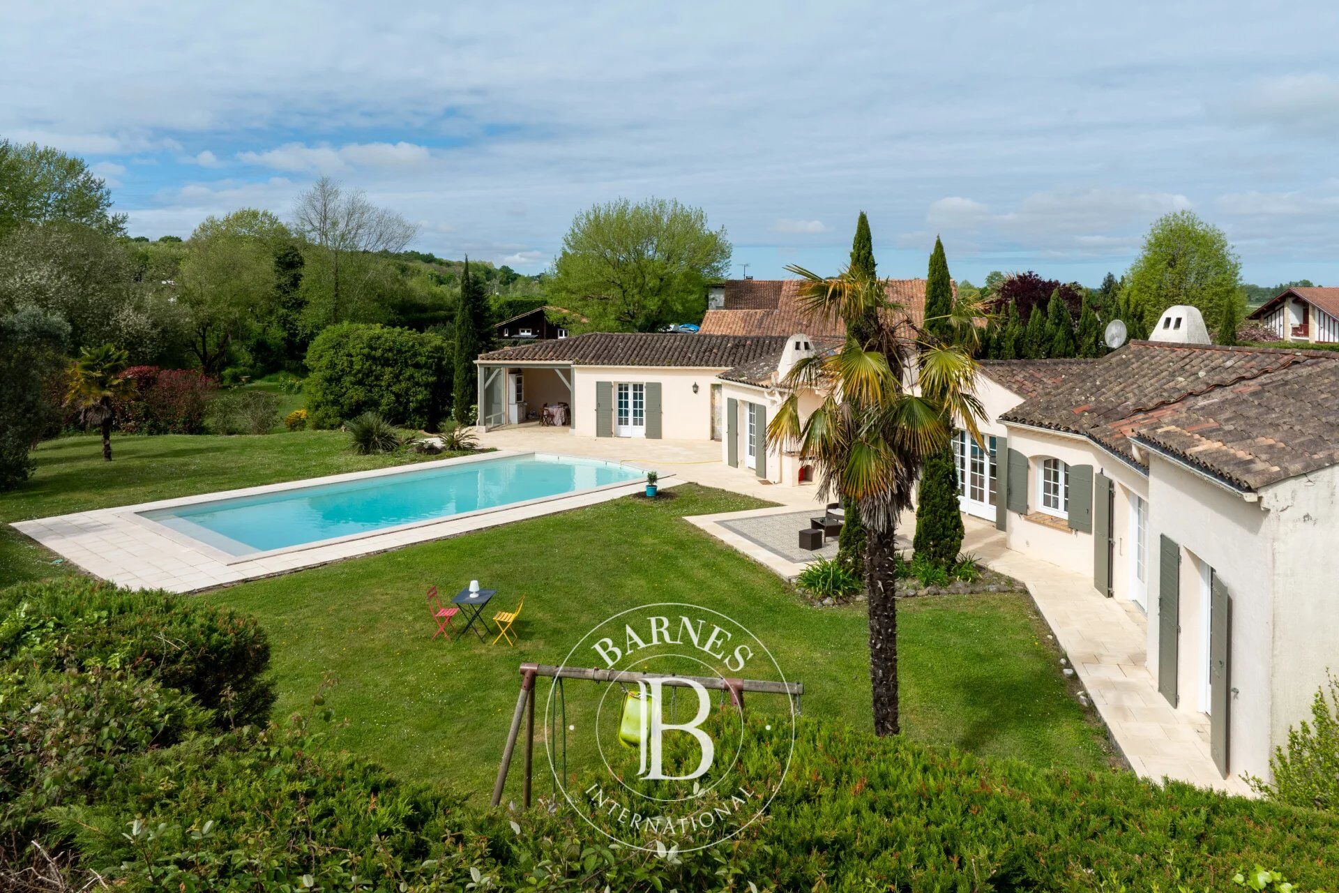 LAHONCE, BEAUTIFUL PROVENCAL STYLE HOUSE - picture 2