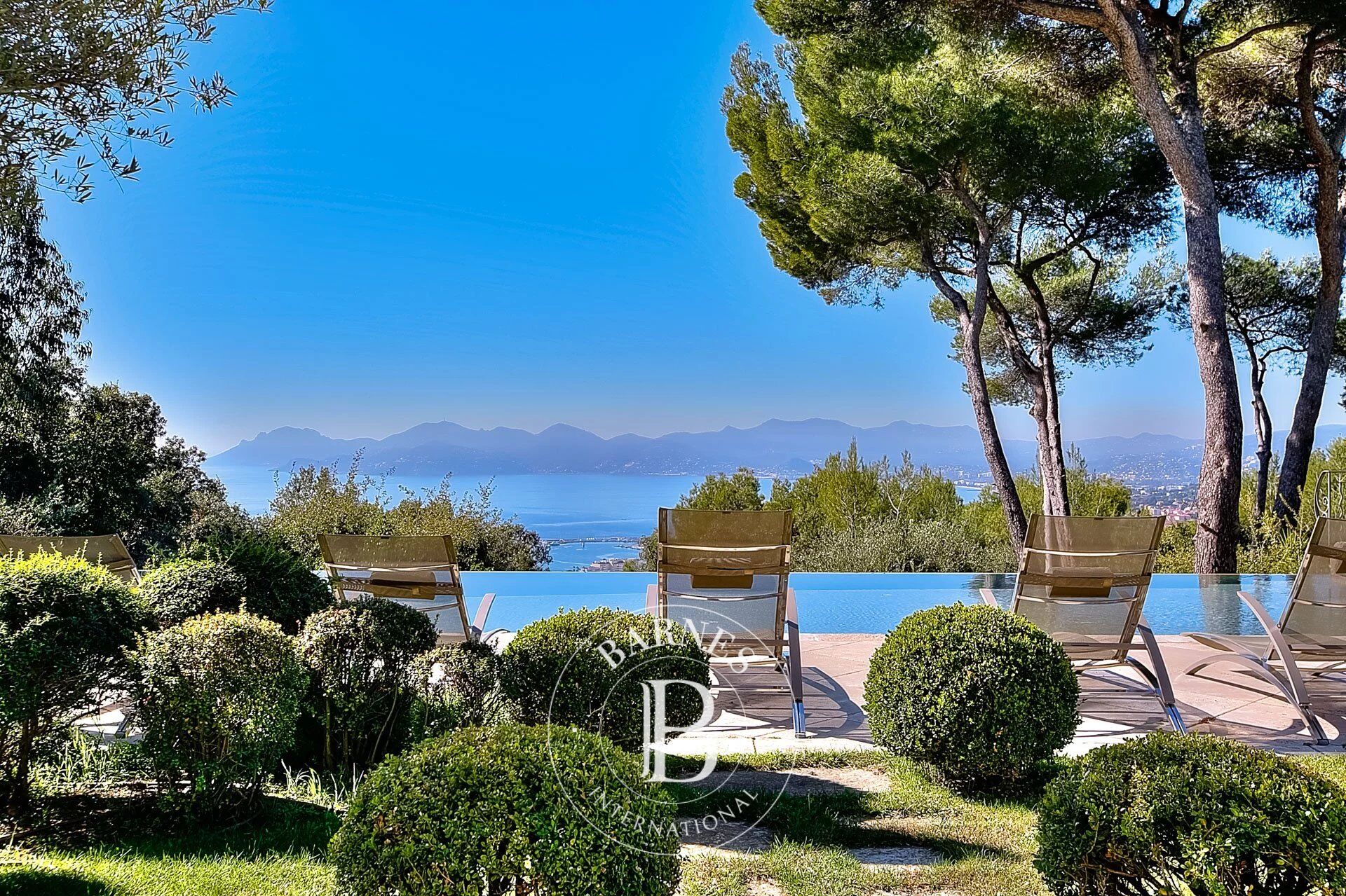 CANNES CALIFORNIE - ELEGANTE VILLA CONTEMPORAINE - 7 CHAMBRES - picture 2