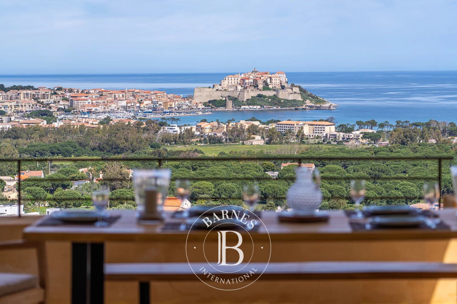 Calvi, Villa, 5 chambres, vue mer panoramique, piscine chauffée, proche plages - picture 1